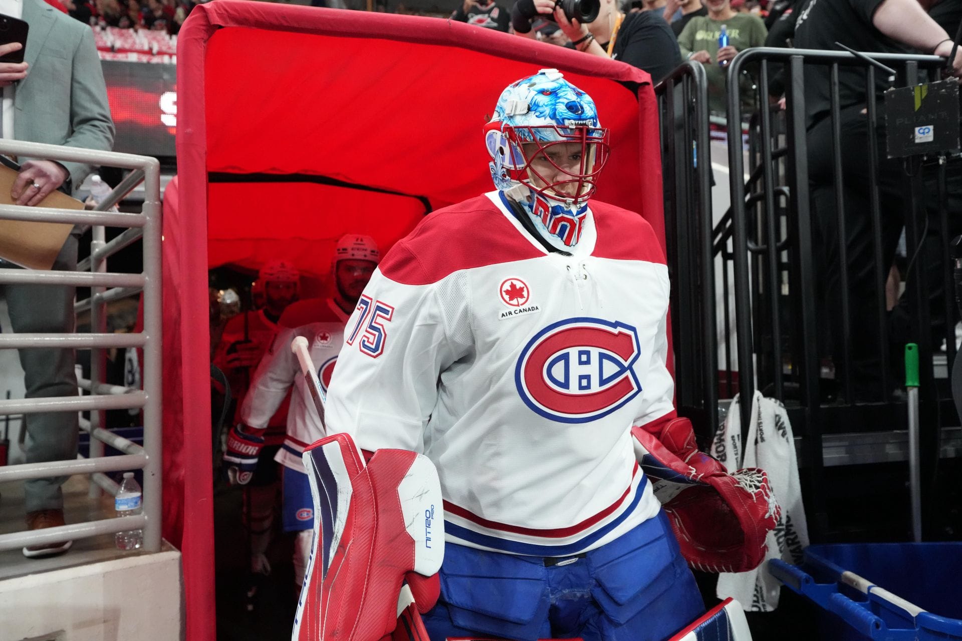 "Deserves to secure the bag" - NHL fans react as Jakub Dobes signs 3 year extension with Habs 