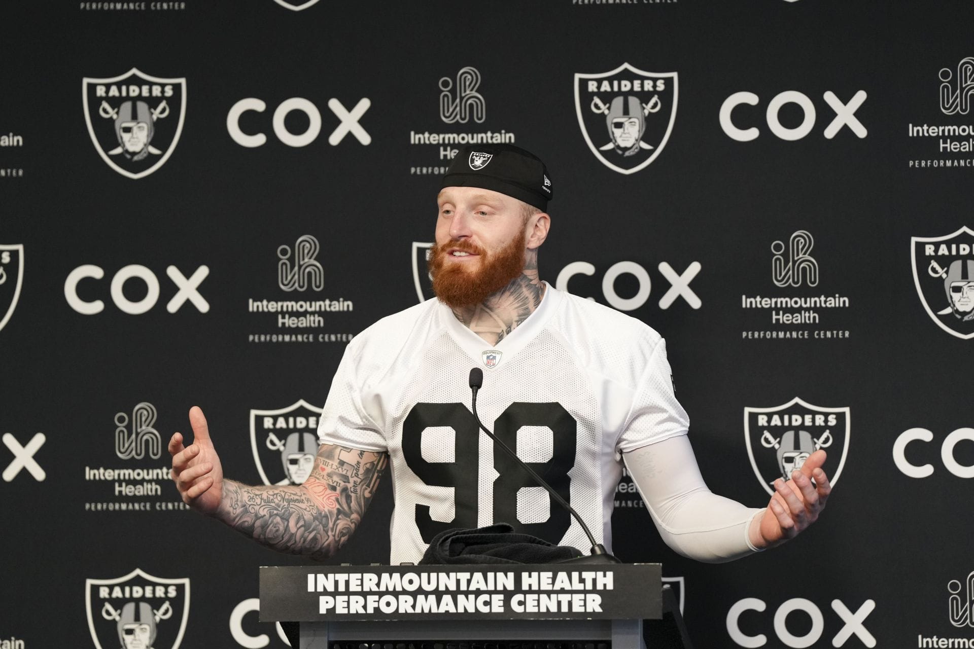 "TRADE THIS DIVA NOW" "Let’s not forget he wanted out": NFL fans rip Maxx Crosby for playing his unreleased Raiders anthem rap