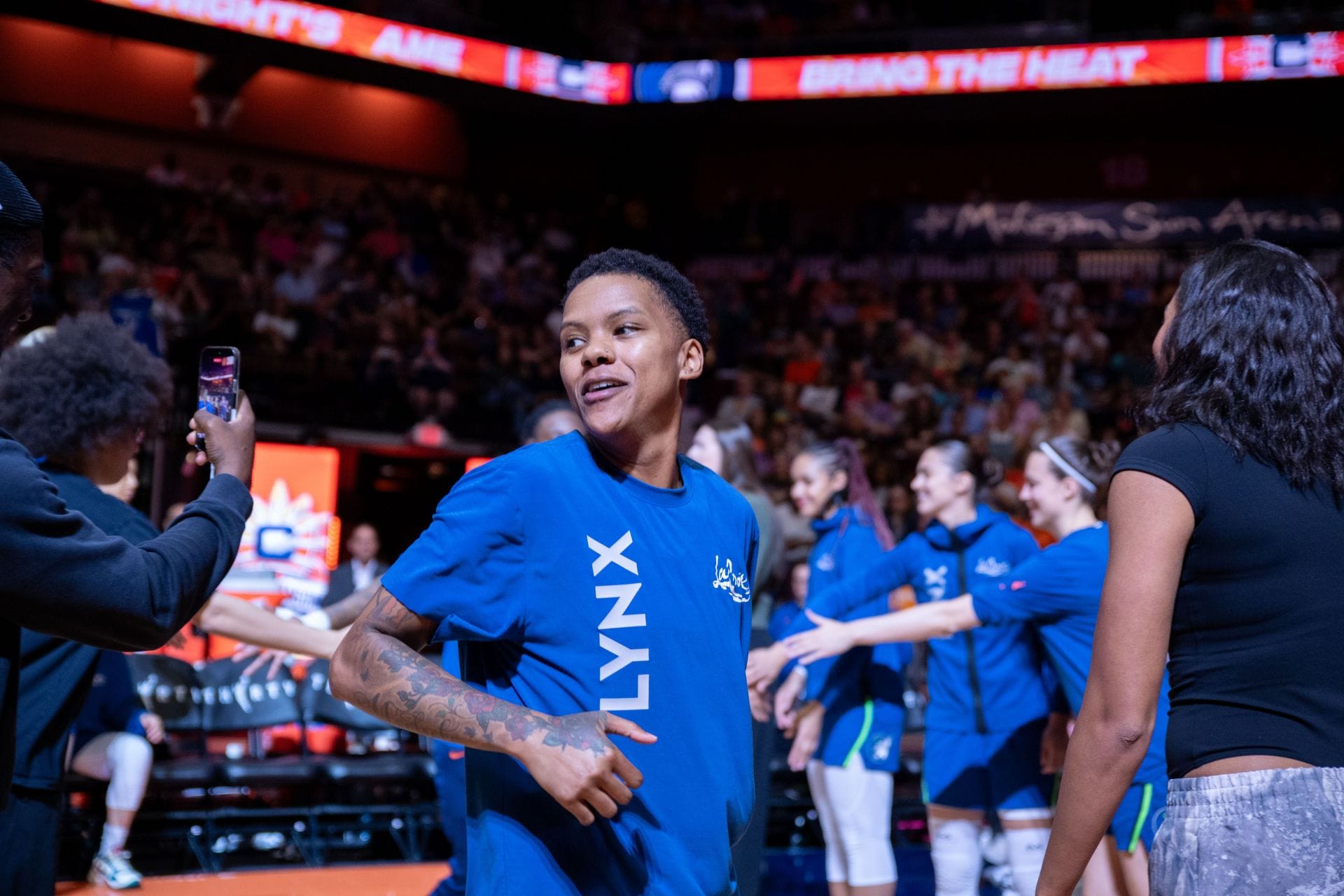 "Finally got a KD in WNBA", "She could have been meaner" - Fans Lose It Over Courtney Williams' Savage DM to Bettor Who Blamed Her for Losing Wager