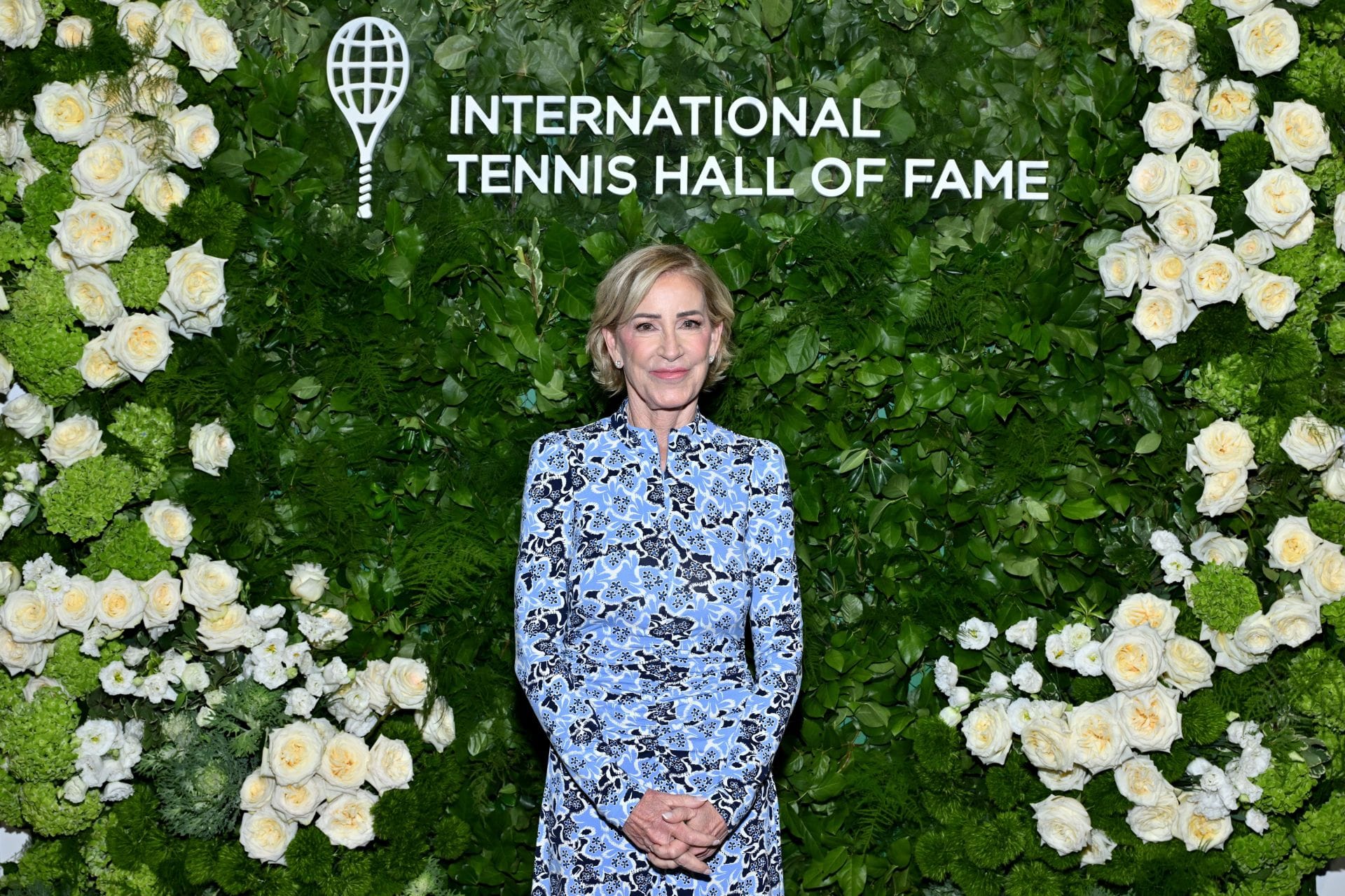 Chris Evert drops 3-word reaction on Meghan Markle after controversial clip of her mock curtsey to Queen Elizabeth II resurfaces