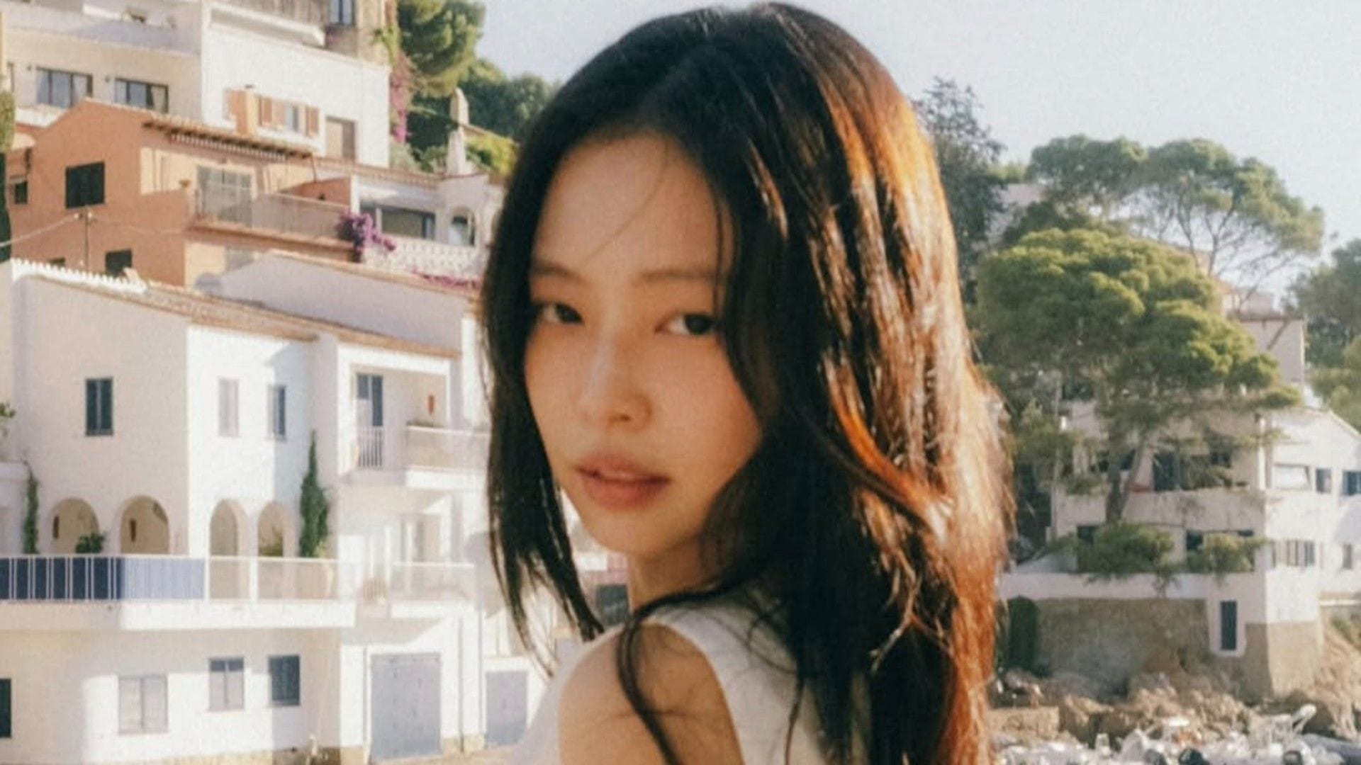 "Jencity wake up!" - Fans thrilled as BLACKPINK's Jennie confirms late-August solo comeback with new mini-album