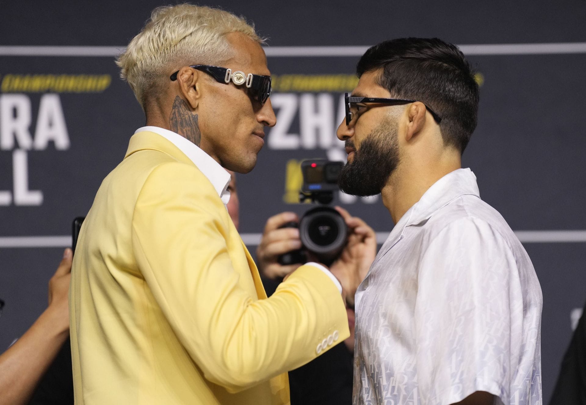 “He is doing live streaming” - Arman Tsarukyan alleges Charles Oliveira is using friend’s death as excuse to avoid fight 