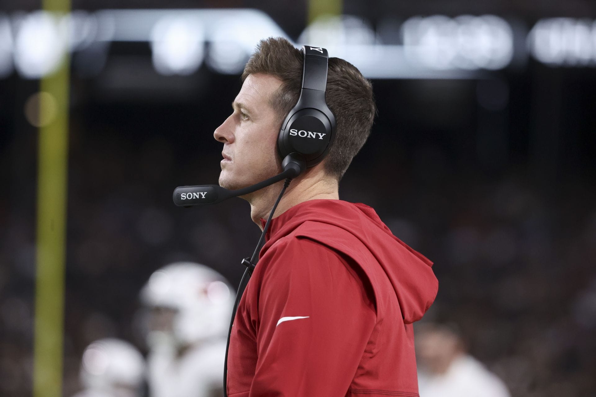 “We’re not seeing him till Week 4”: NFL fans react to Mike LaFleur treating Jeremiyah Love’s injury like “nuclear codes”