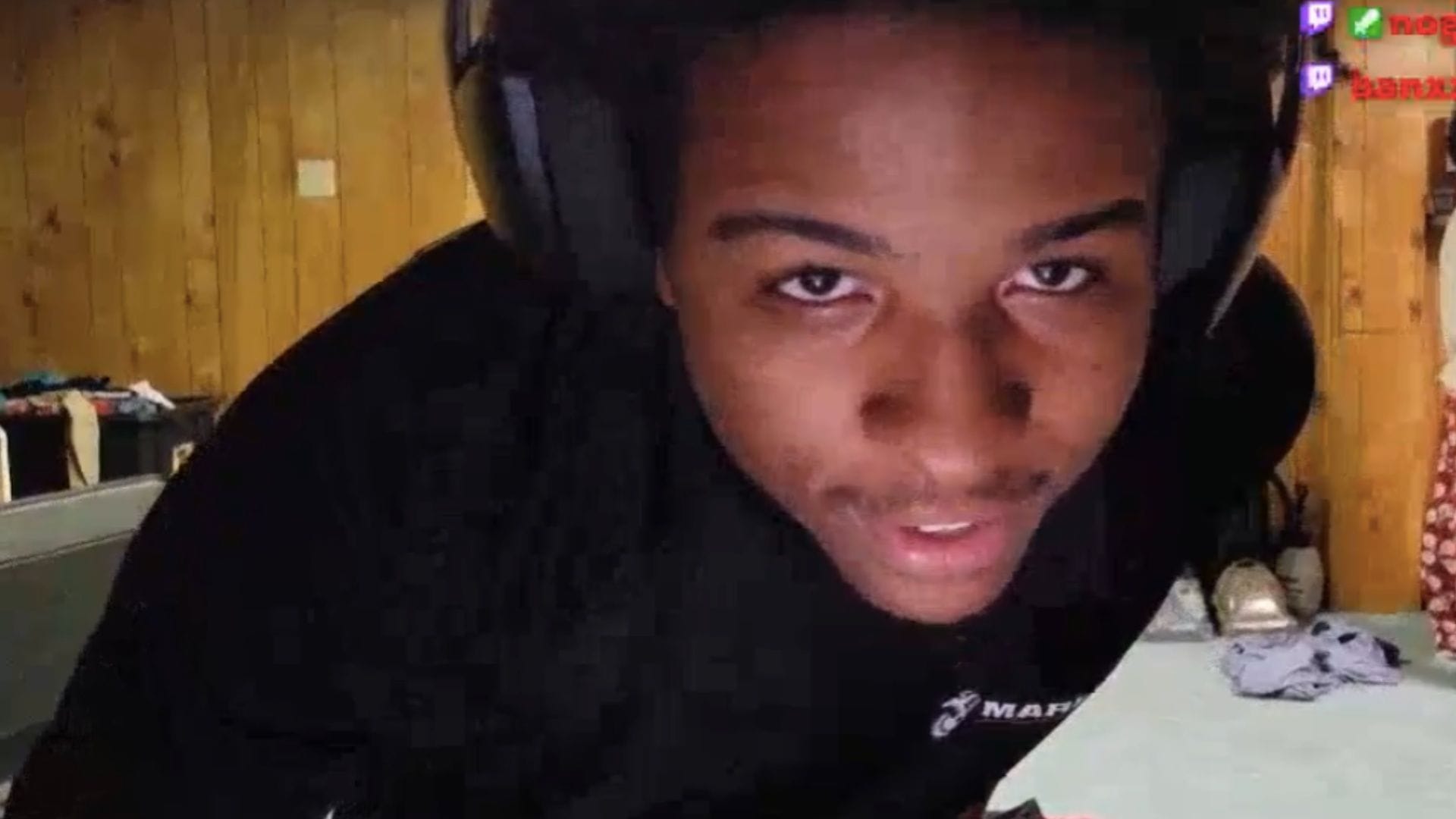 Nitro_Camden celebrates 100,000 Twitch followers and seemingly leaks earning $19,782 after getting assaulted by his mother on livestream