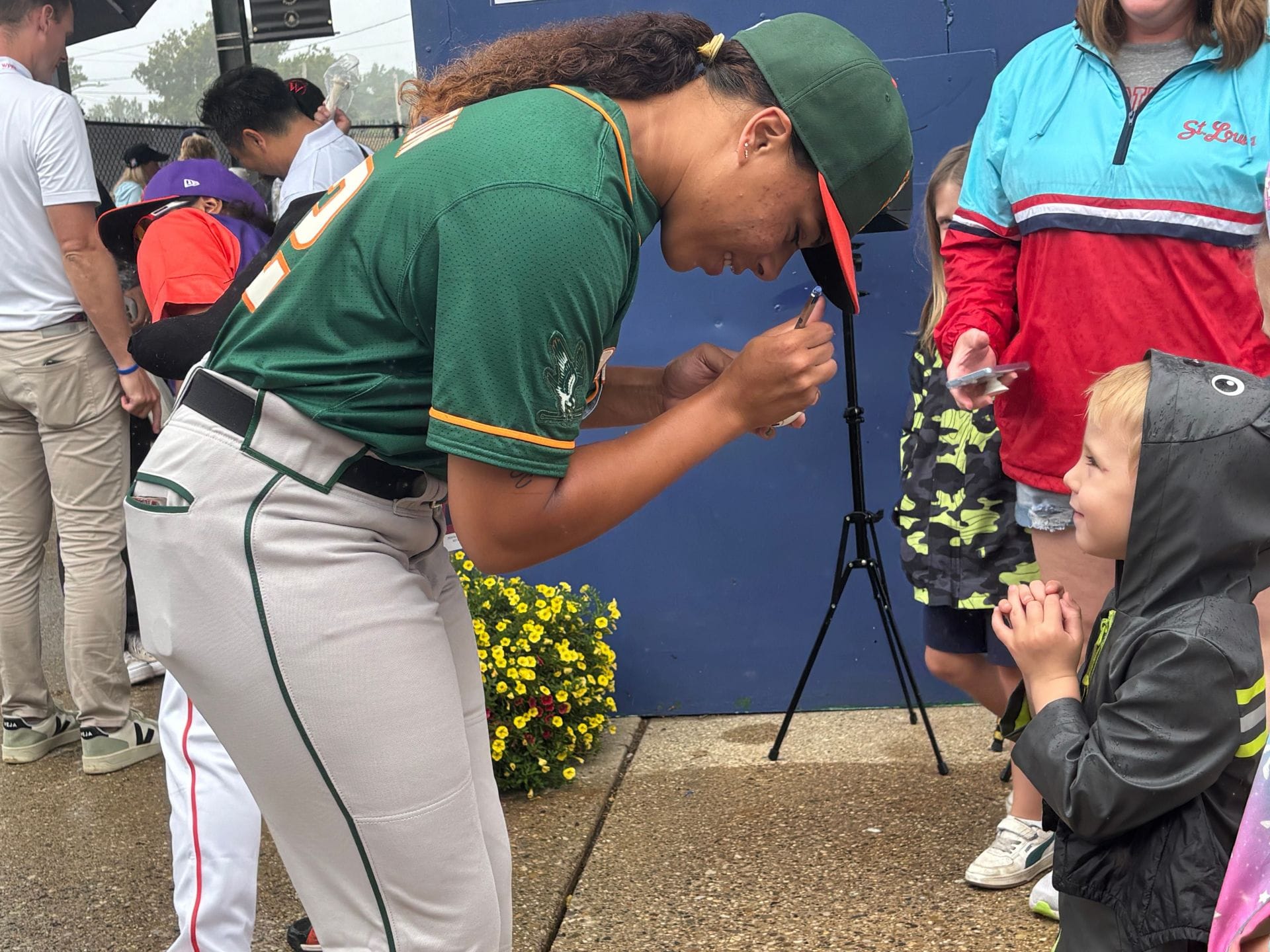 Who is Sabrina Robinson? Meet the Boston Hunter standout behind WPBL opening weekend's biggest viral moment