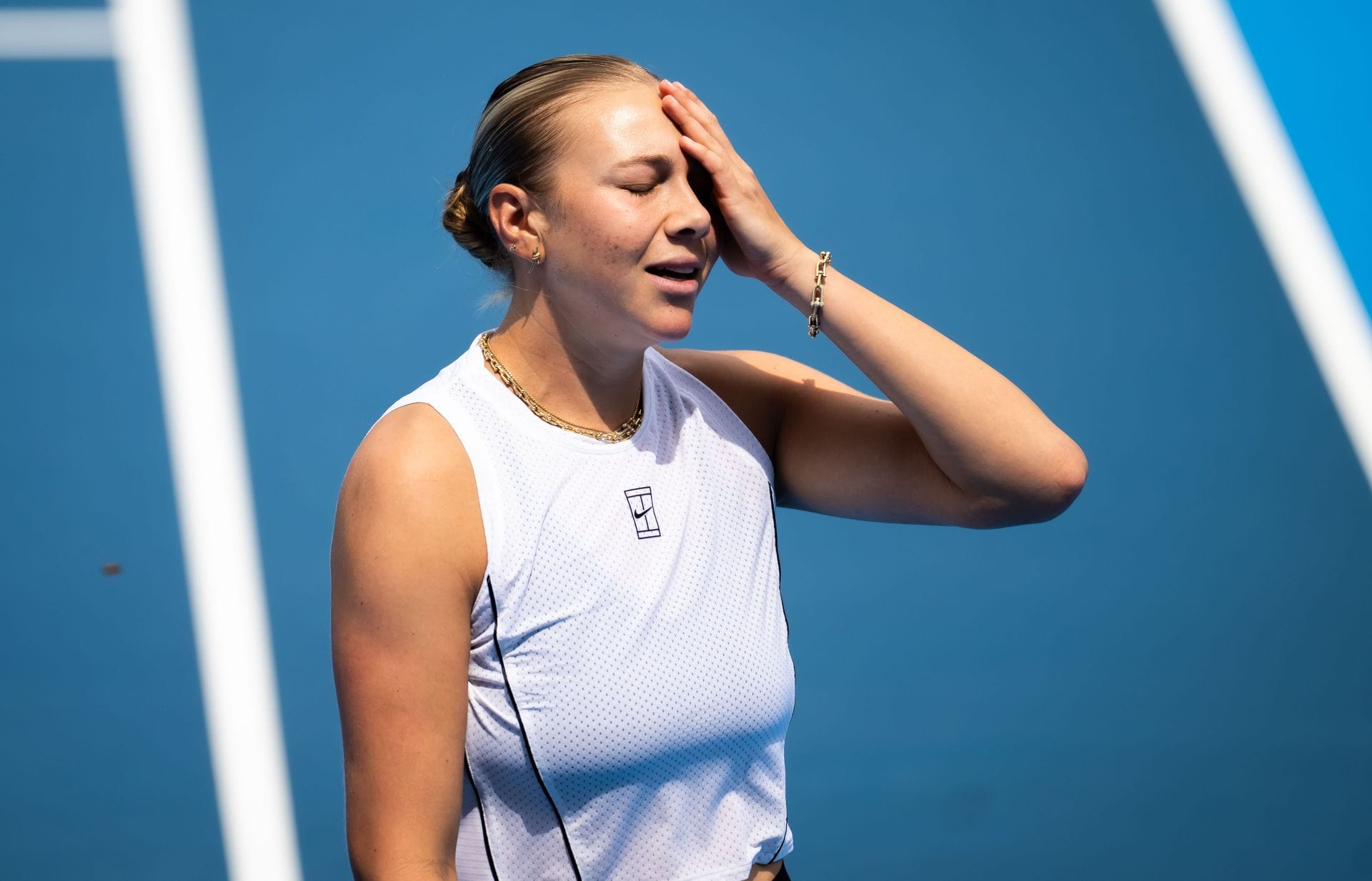 Amanda Anisimova accused of drinking beer mid-match vs Alex Eala at Cincinnati Open as fans wildly speculate on viral drink moment