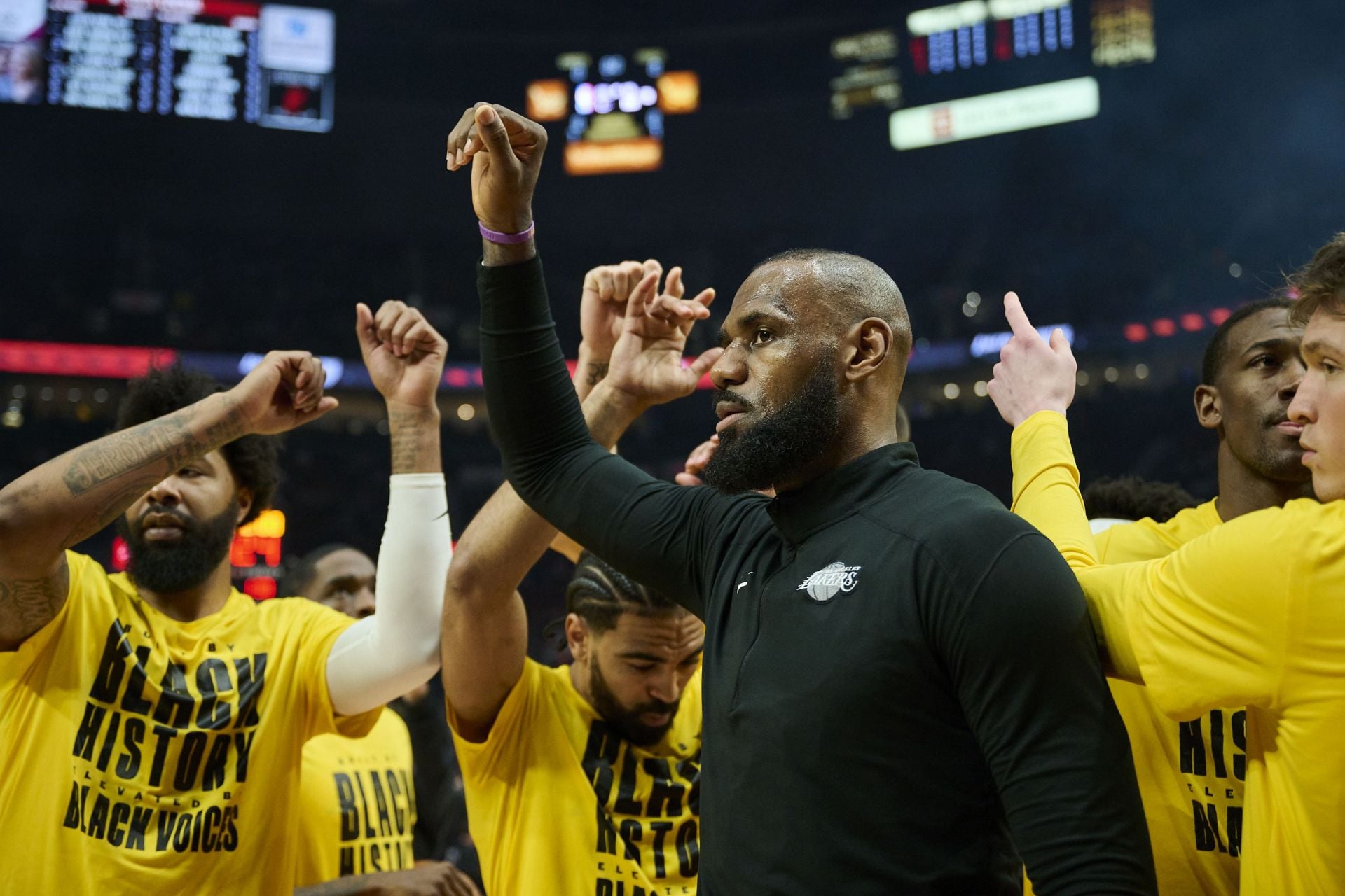 "Is this considered Ring Chasing" - Ex-NBA Star Seemingly Checks LeBron James Detractors By Pointing To Aaron Donald’s Rams Move