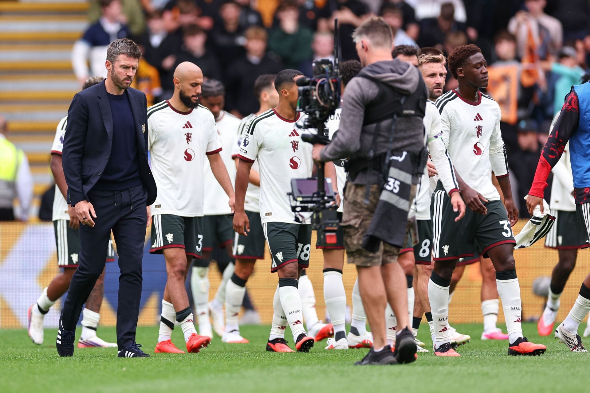 Crazy 52-year-old omen suggests Manchester United will win league title this season despite loss against Hull City