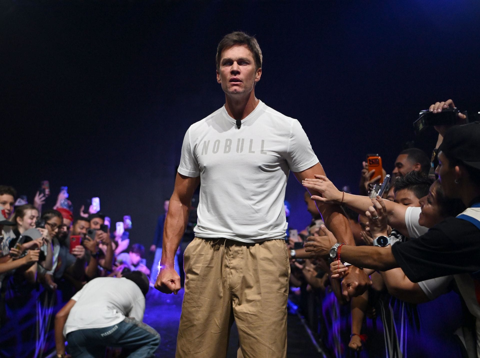 Female star reacts to Tom Brady WWE rumors with surprising message