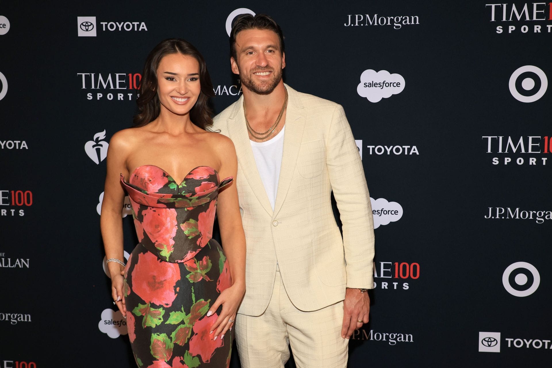 "Booking my flight right now": Kristin Juszczyk enjoying "Italian Summer" in bikini triggers Kyle Juszczyk to leave 49ers training camp