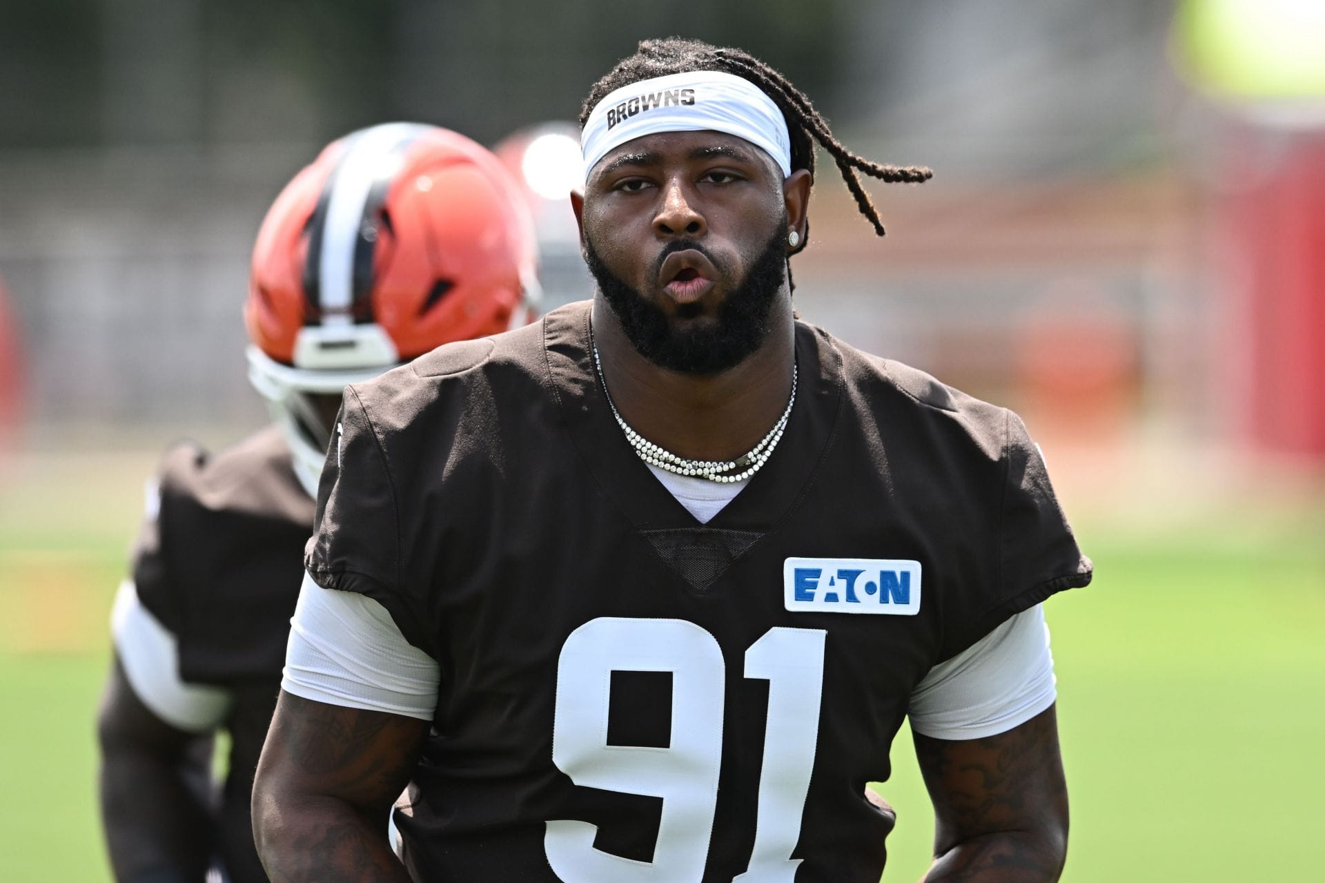 "Will the Browns fans boo him when he returns?": NFL fans react to Alex Wright being placed on IR with season-ending Achilles injury