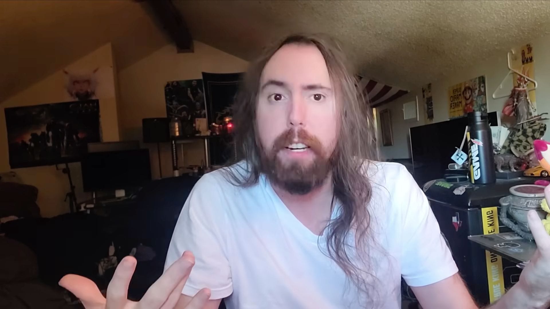 "It's not gay people. It's not trans": Asmongold says gamers are the "most openly discriminated-against group"