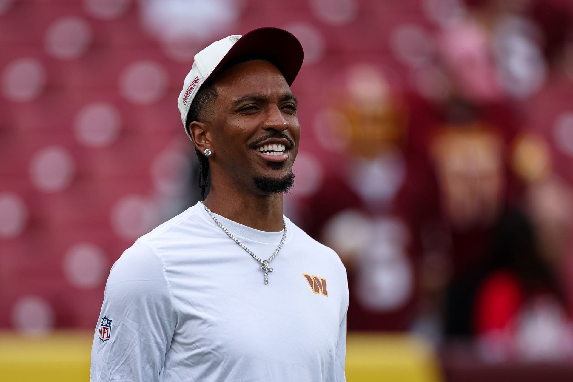 "RGIII second coming" "Jay Dee 5 in mid season form": NFL fans react to Jayden Daniels getting sacked by Lions in preseason