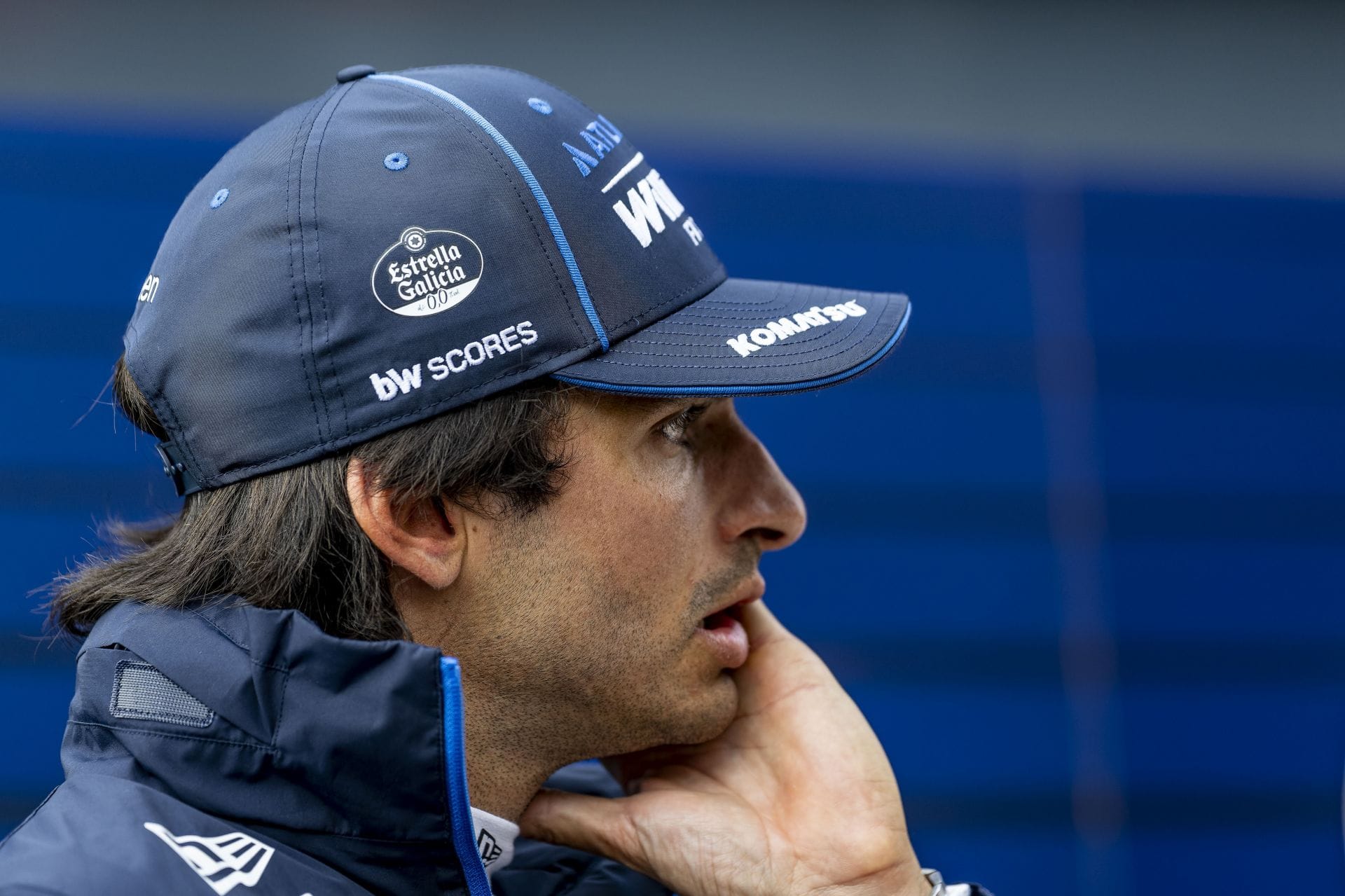 Carlos Sainz addresses rumors of negotiations with Audi for a potential 2027 seat