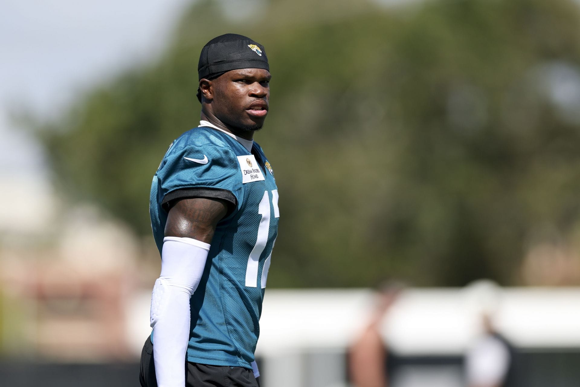 “Bad PR” “Biggest bust of his draft class”: NFL fans mock Travis Hunter over “monkey behavior” ahead of Jaguars’ preseason game