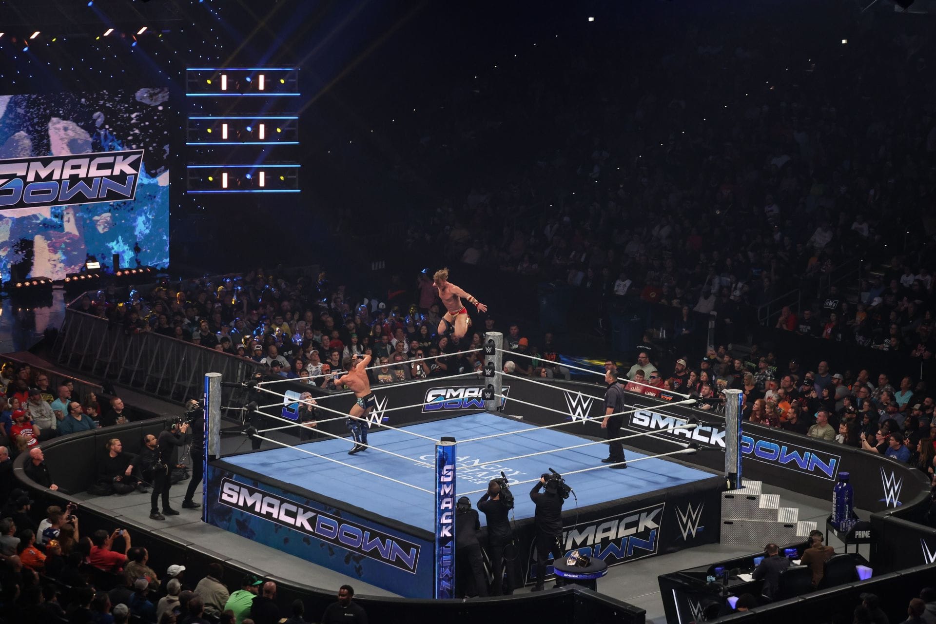 "Whatever happens...We can't miss"- Popular star sends bold message hours before WWE title match on SmackDown