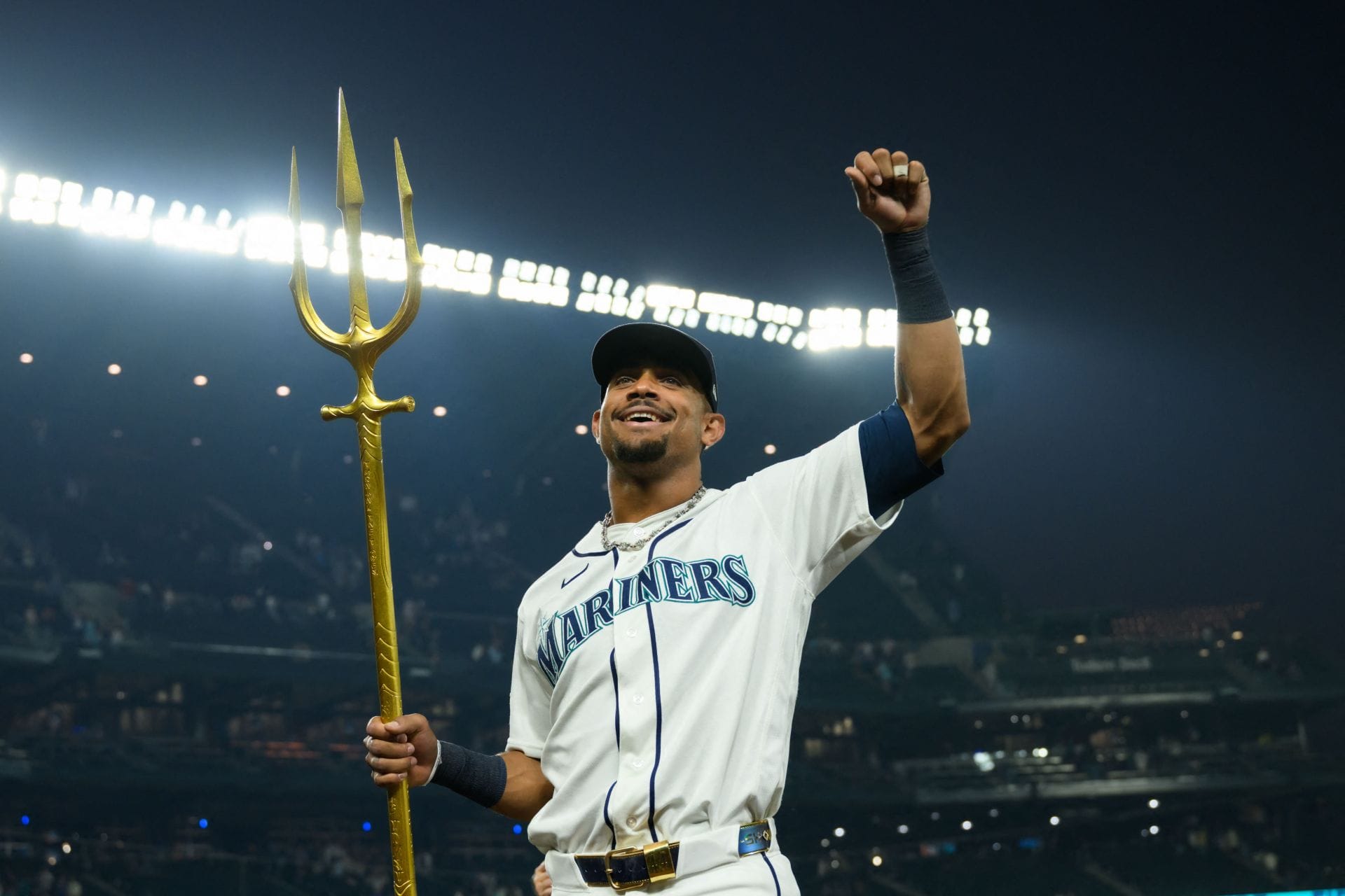 "What a pride" - $209.3M Mariners star's sister reacts as he joins legends Alex Rodriguez, Ichiro Suzuki, Randy Johnson & more in elite company