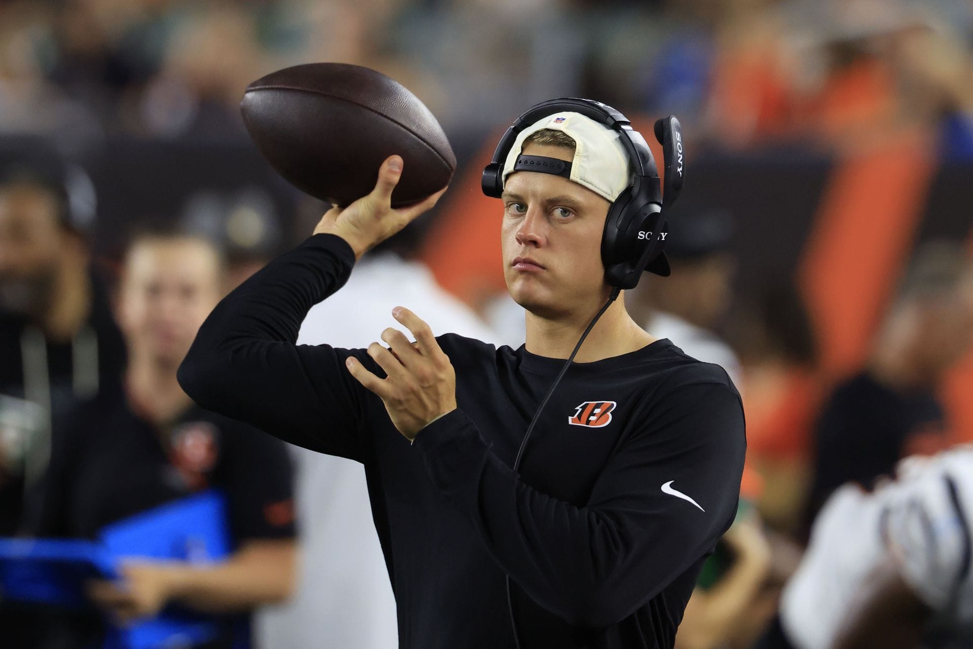 "Surprised he didn't land on the IR after that": NFL fans mock Joe Burrow for shadow boxing on sidelines during Bengals preseason game