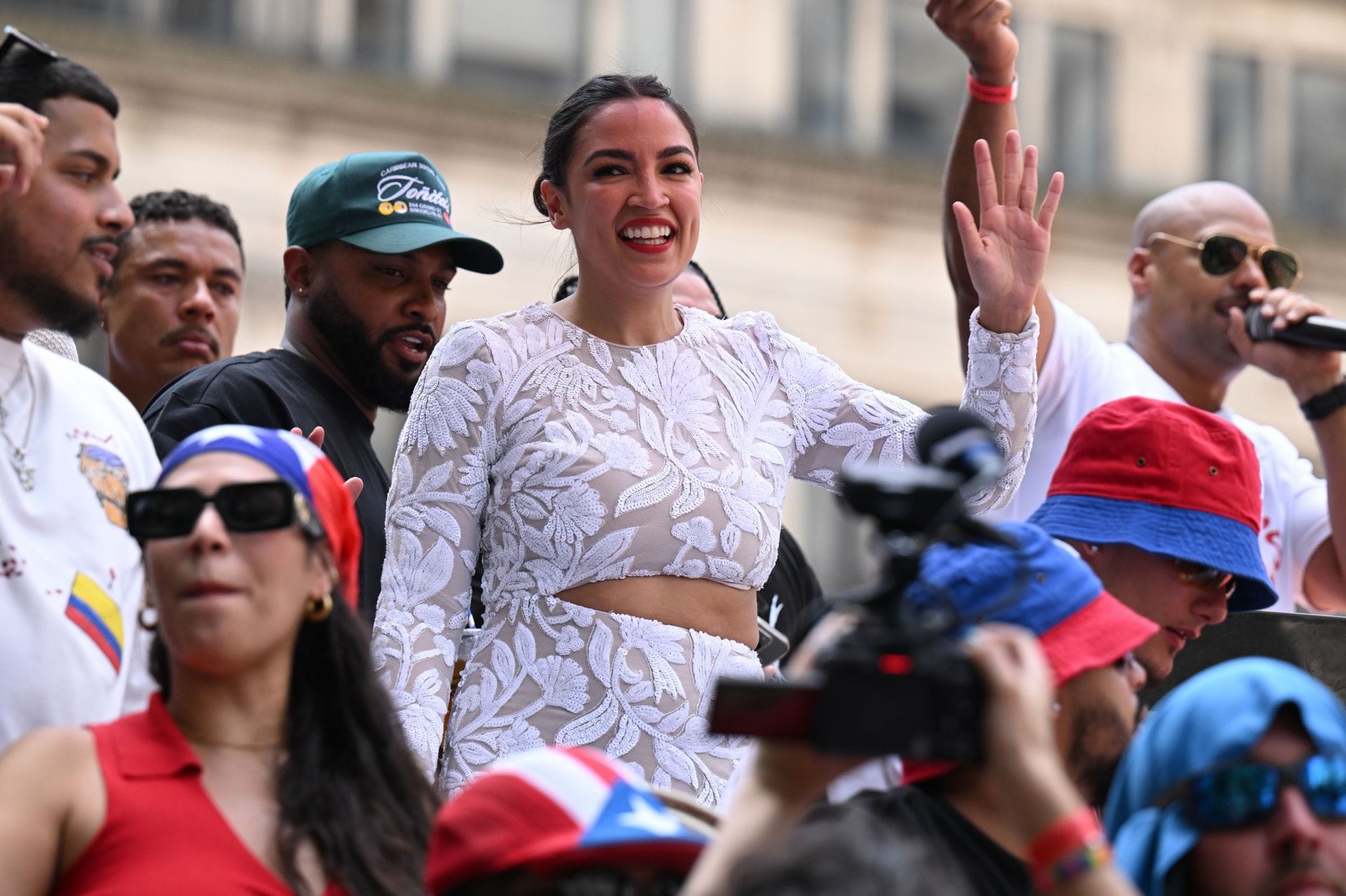"Professional actor, almost sociopathic: Link Lauren reacts to AOC freezing her eggs, calls it "one big publicity stunt"