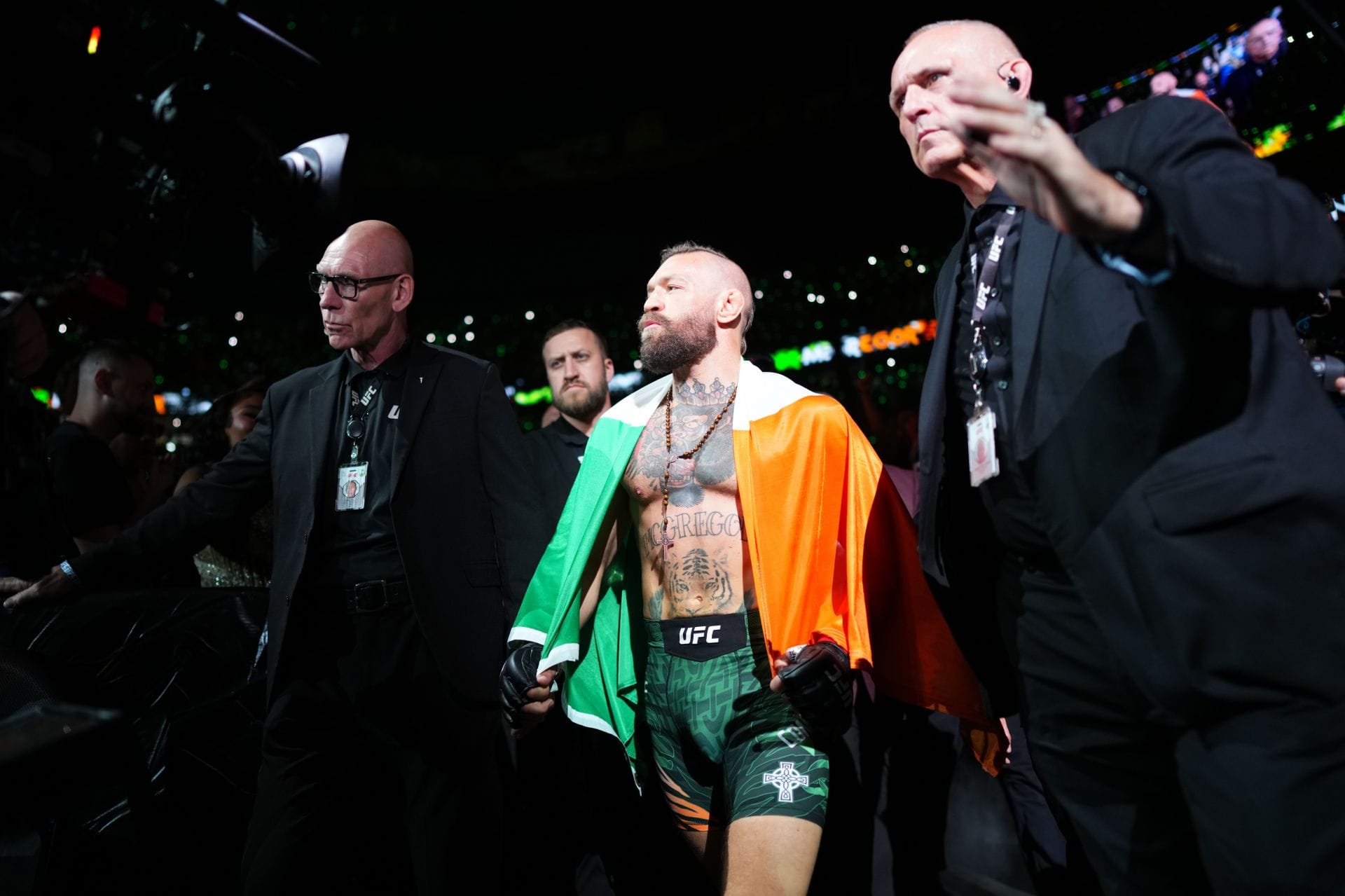 "Never give in" - Conor McGregor reacts after his hilarious struggles to snatch energy drink from drone