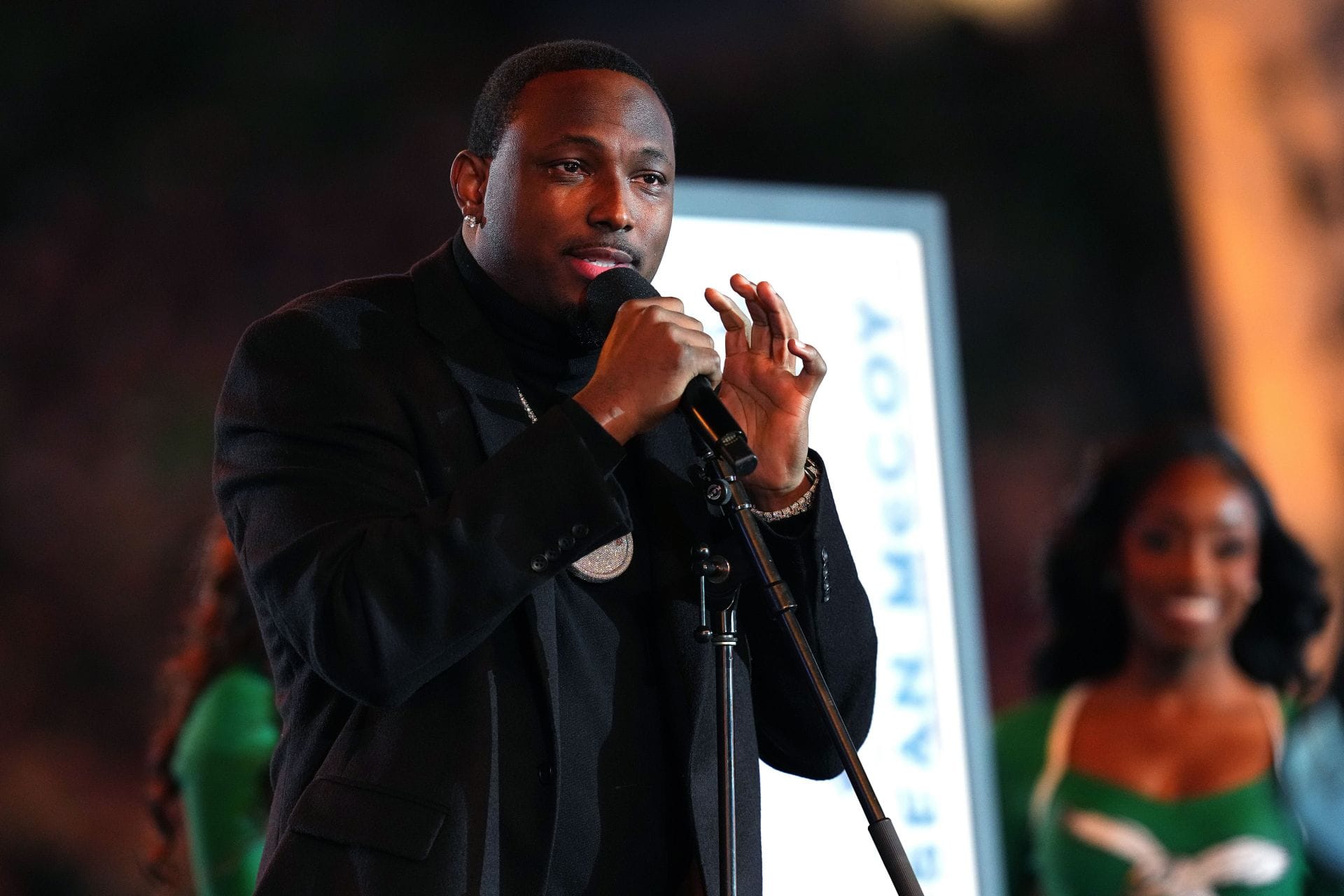 "If you play her with boys, she won't even make JV": LeSean McCoy calls out French transgender player Julie Tetart over WNBA dreams