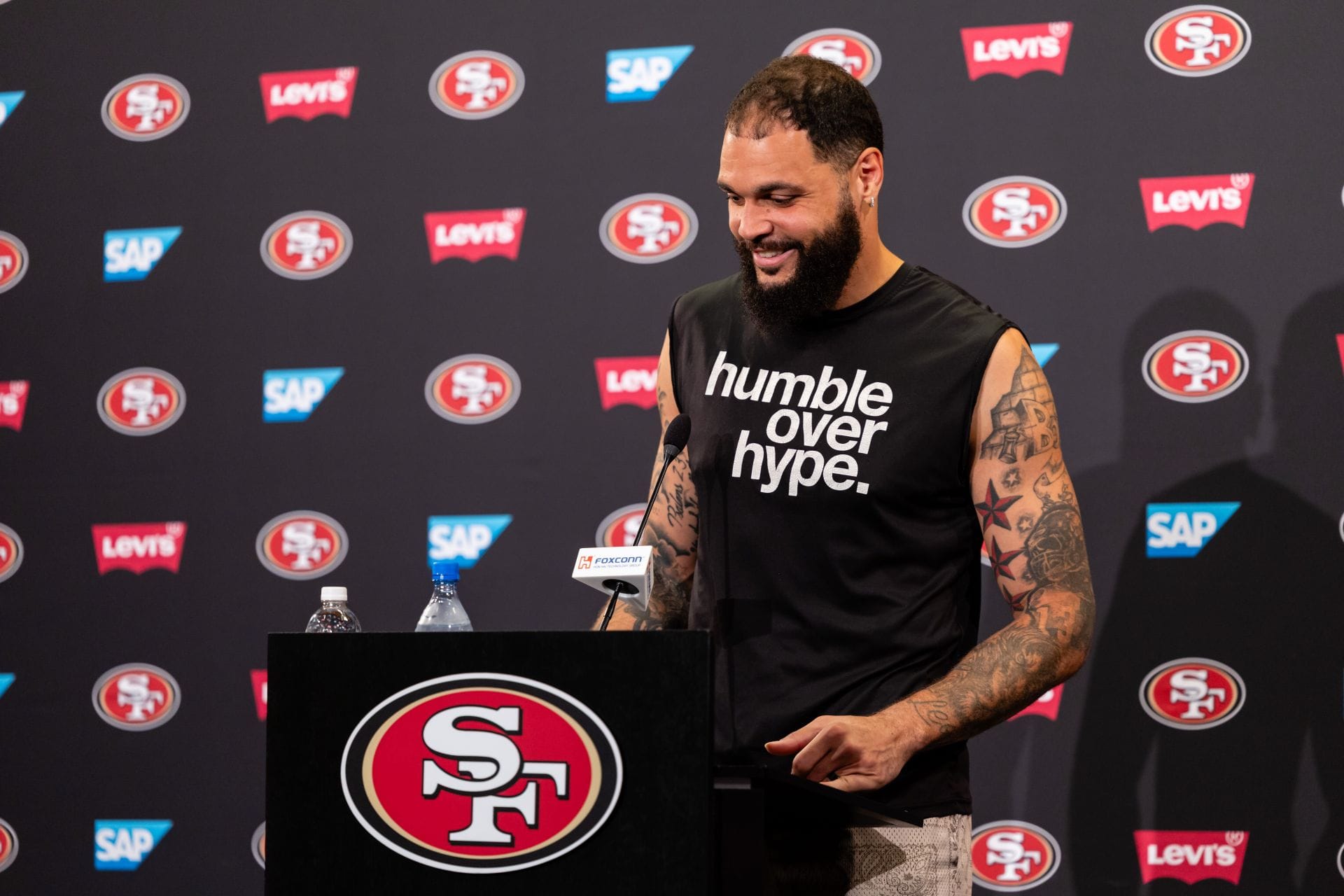 "Good luck playing 8 games," "Pulled his hammy in 3, 2, 1": Buccaneers fans warn 49ers fanbase over Mike Evans' health amid WR's training camp video