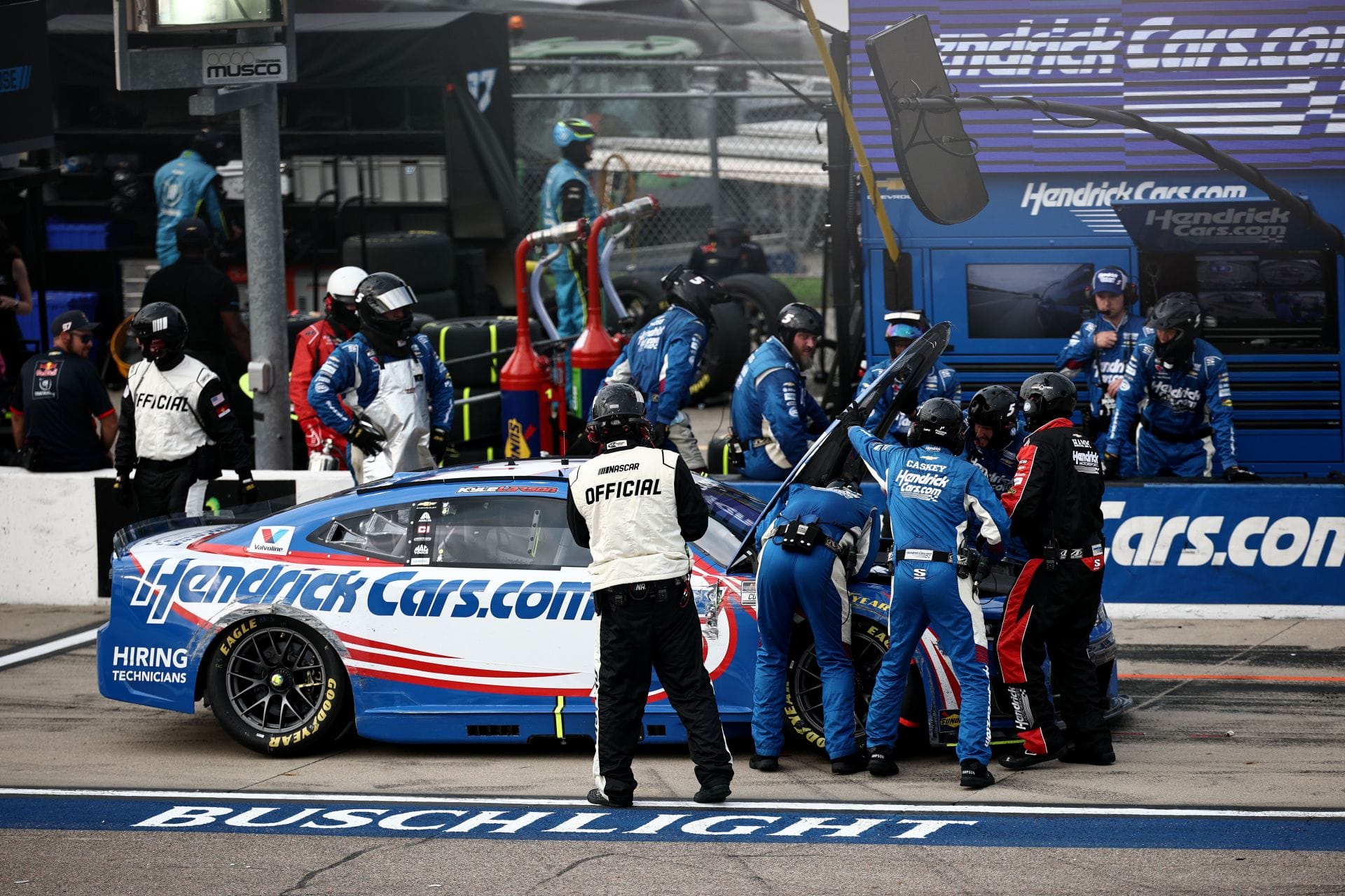 “Professional”: Kyle Larson’s sarcastic remark for Nemechek after a four-wide moment led to Alex Bowman's crash at Iowa