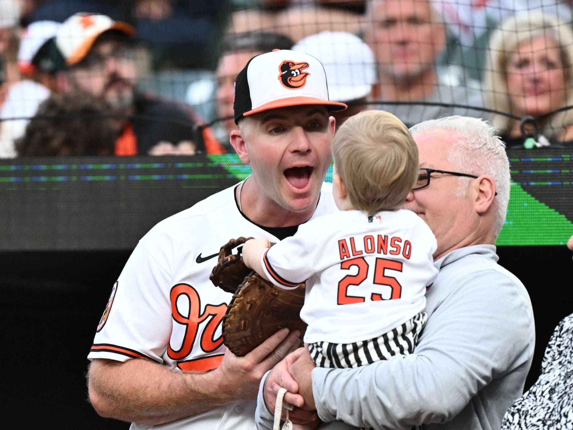 "Cute" - Orioles wives react to Pete Alonso's wife Haley's chic look in custom tee and black trousers at Camden Yards