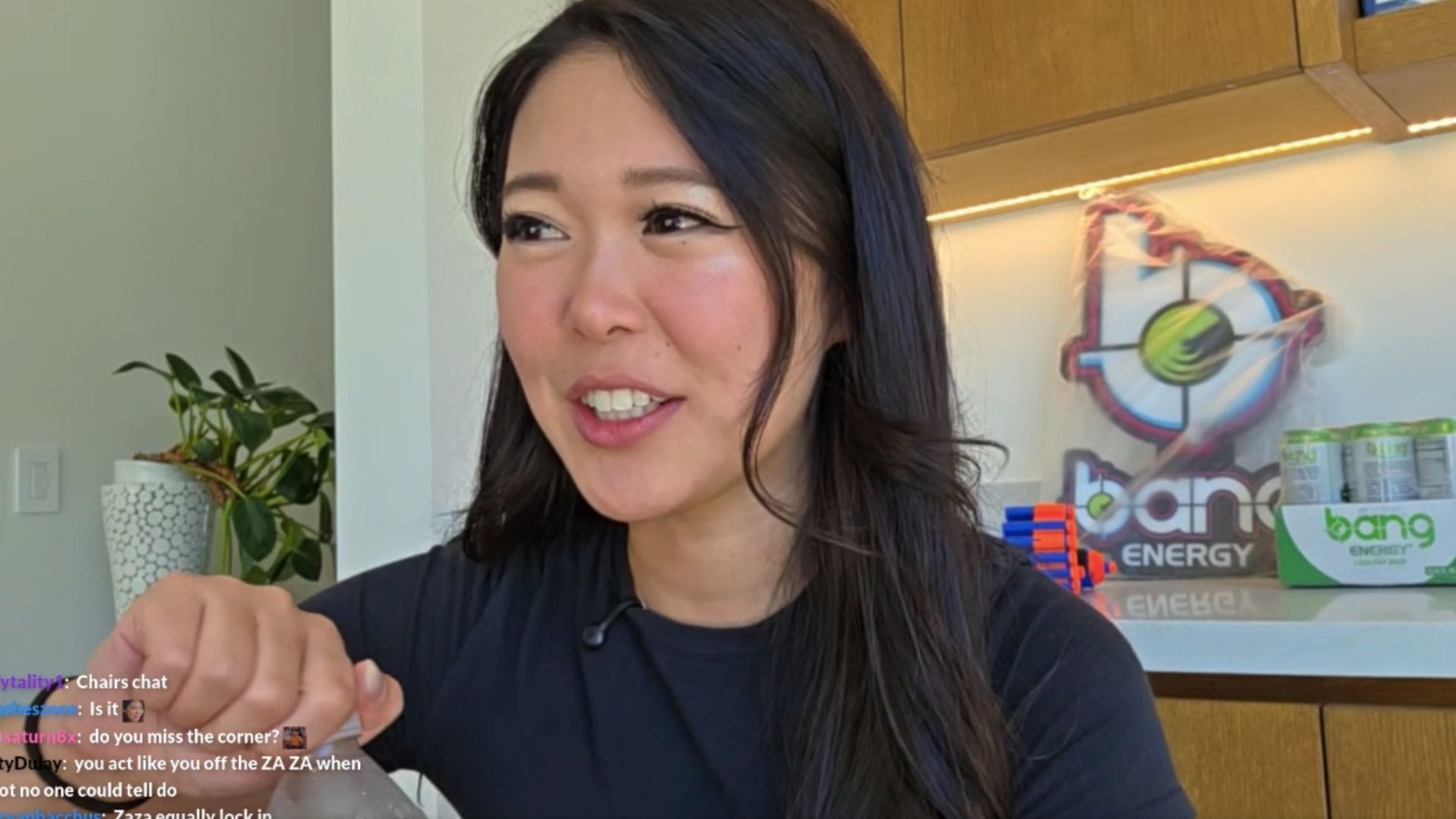 "There's a ton of behind-the-scenes planning": ExtraEmily defends Cinna as fans call the latter's recent subathon a "begathon"