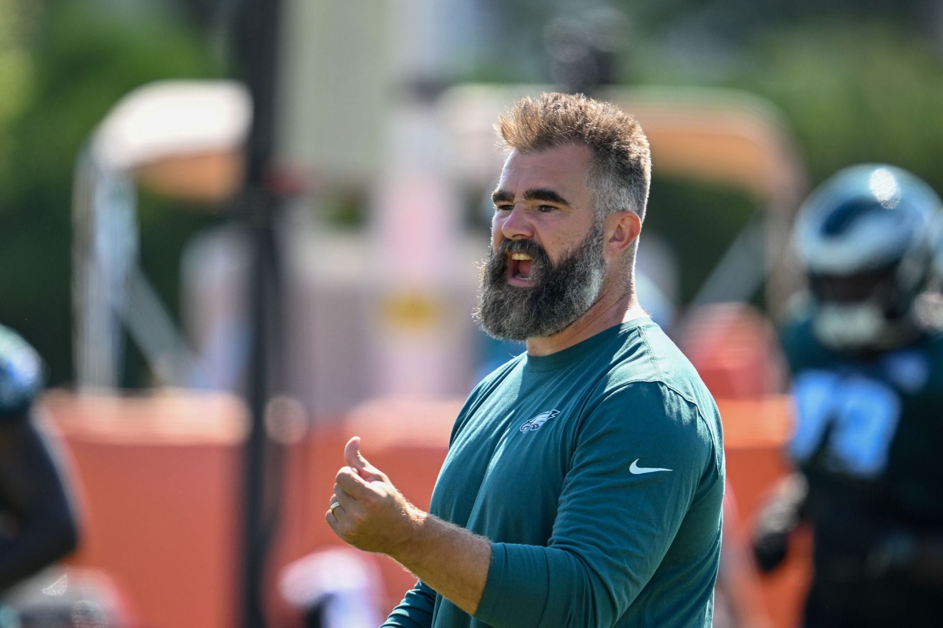 “What the hell”: NFL fans react to Jason Kelce’s “pure gold” commercial warranting pee to cool data centers