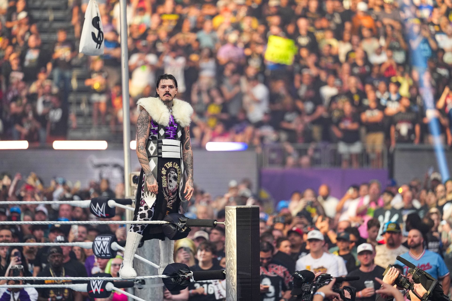 REPORT: After Dominik Mysterio, Another Major WWE Star Unhappy Backstage