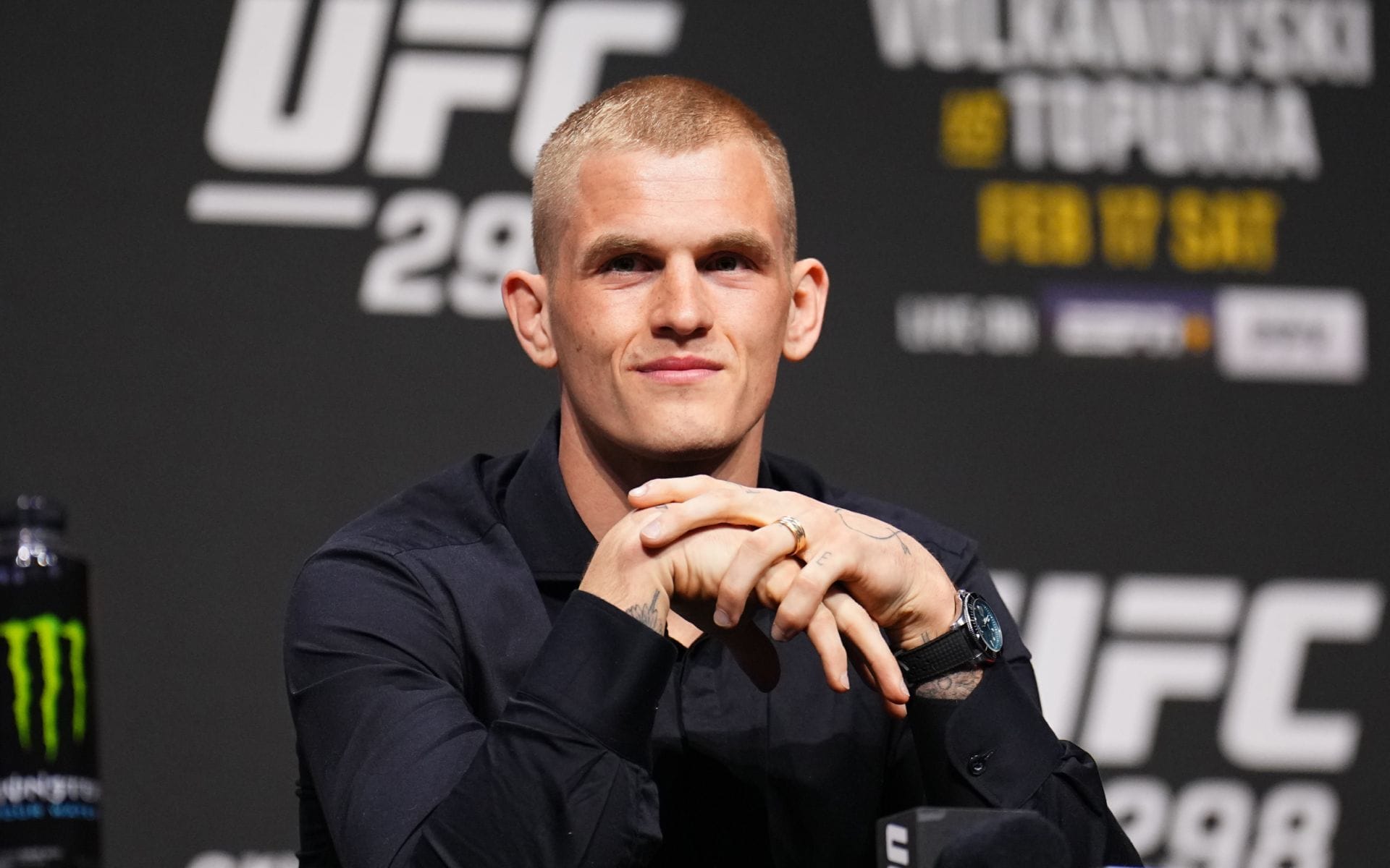 "He's very good everywhere" - Ex-UFC champ issues bold prediction for Islam Makhachev vs. Ian Machado Garry title fight 