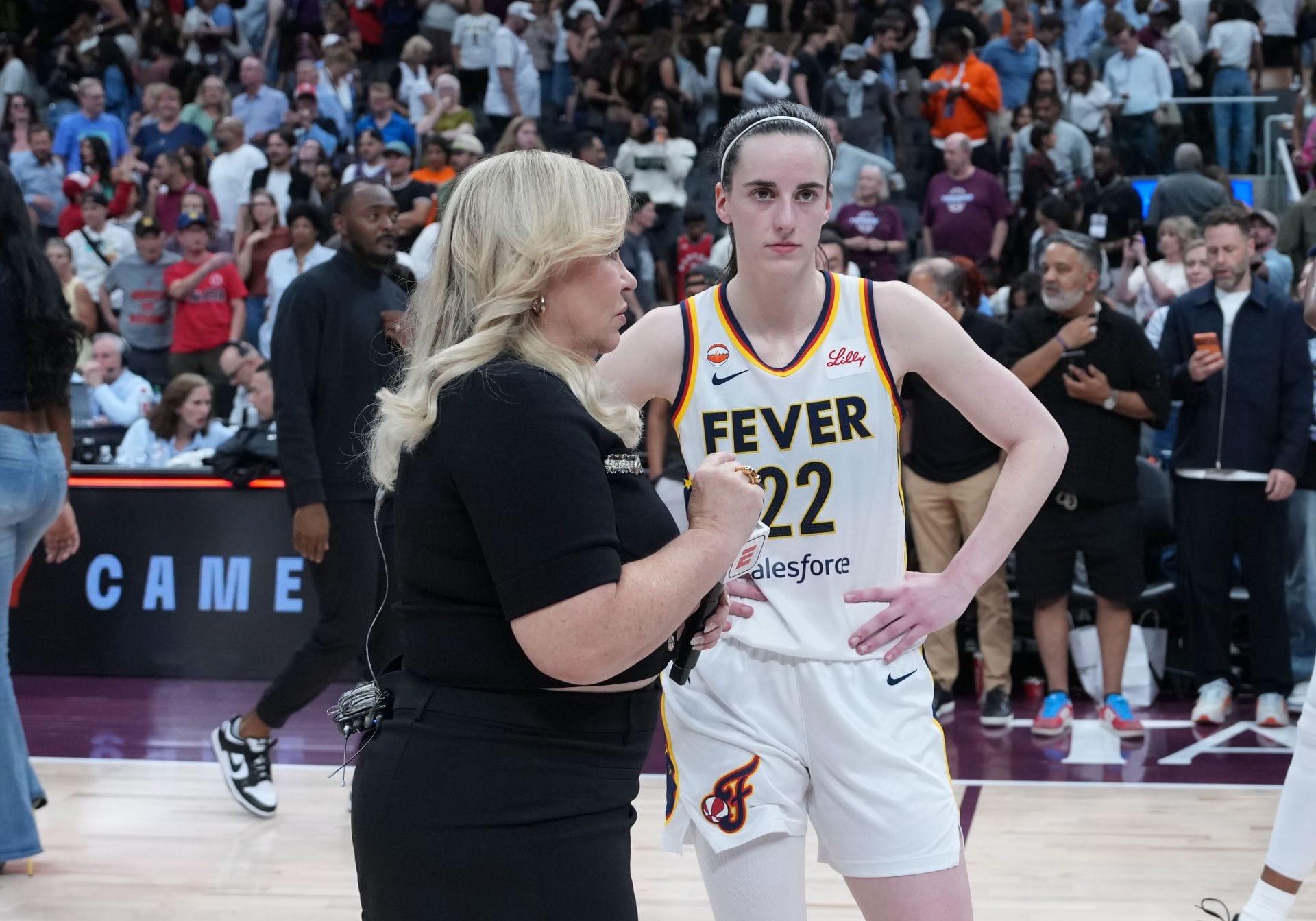 "Never Seen Someone So Forced to Read From a Teleprompter": Caitlin Clark Fans Refuse to Buy Chiney Ogwumike's Positive Segment on Fever Star 