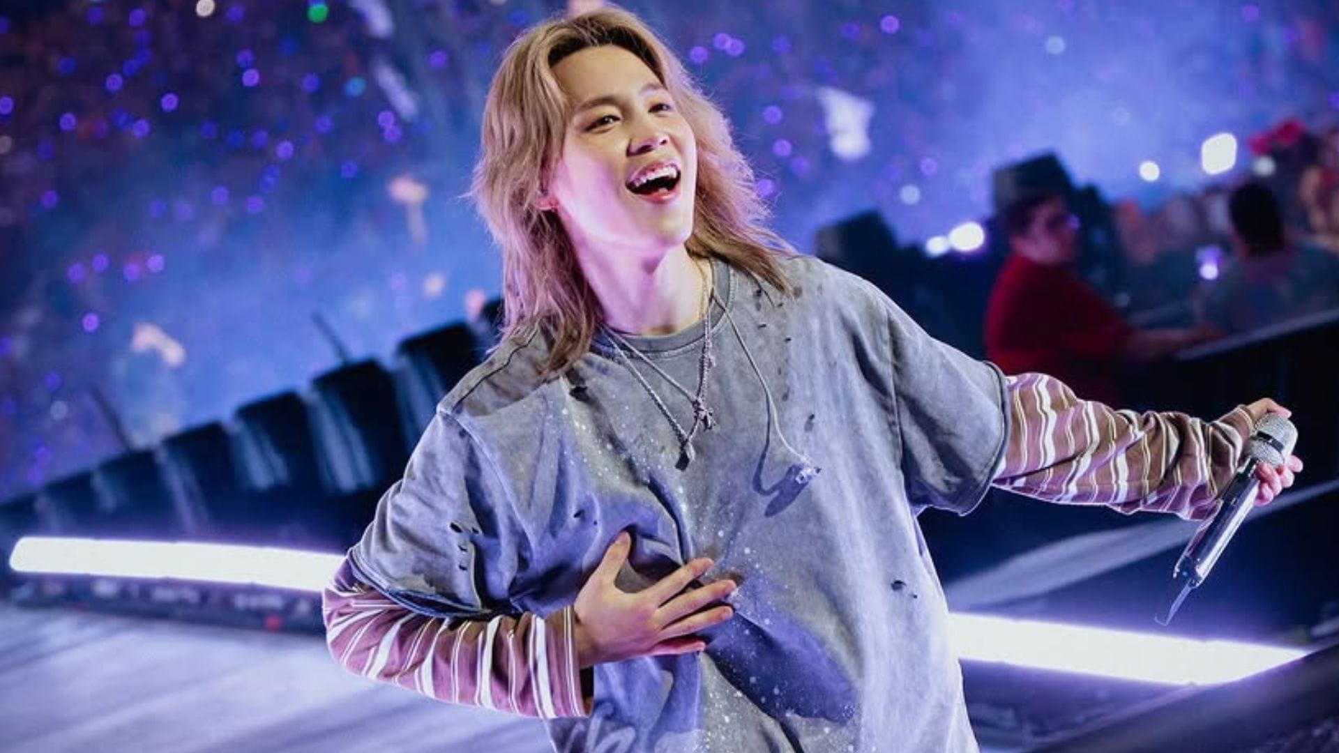 "We need that solo tour asap" - Fans react after BTS' Jimin sings and dances to Filter on ARMY's request at ARIRANG Toronto show