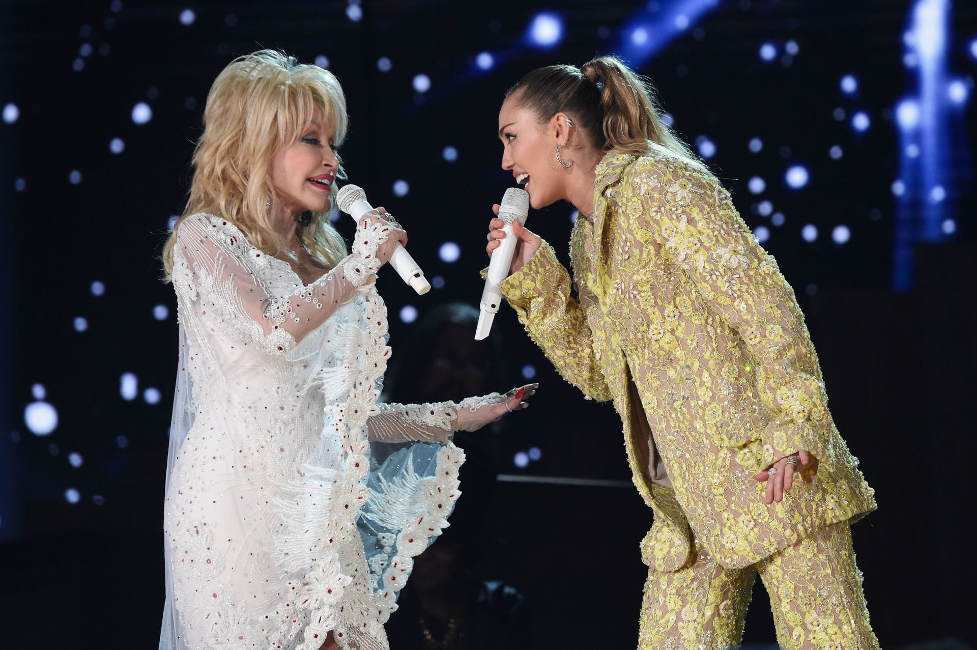 Is Miley Cyrus Related To Dolly Parton Relationship Between The Two is-miley-cyrus-related-to-dolly-parton-relationship-between-the-two