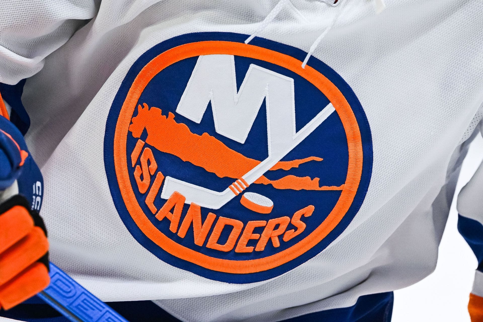 "Boring and goofy": NHL fans react as Islanders pick winner of fan-made third jersey design contest