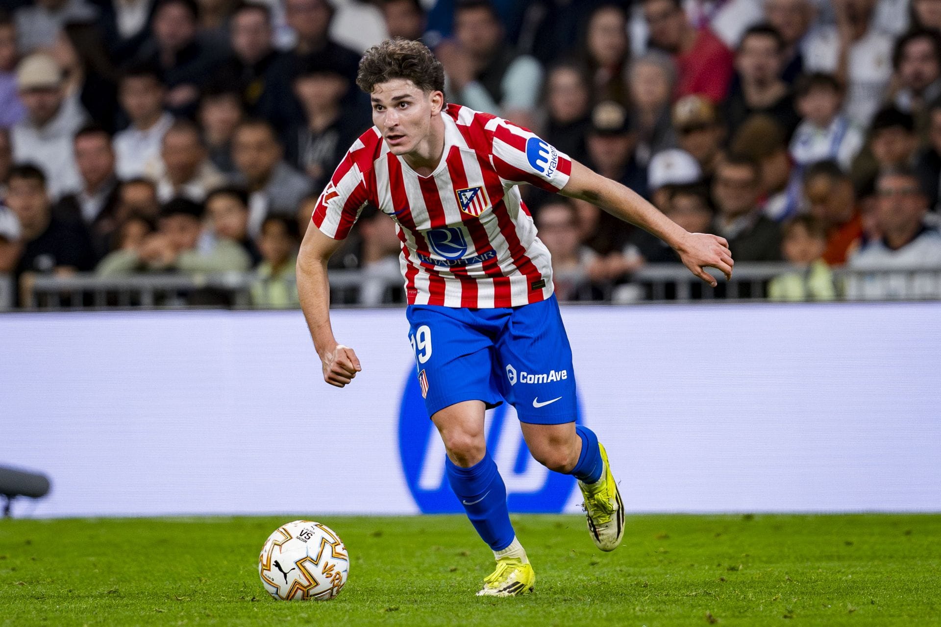 Diego Simeone provides update on Julian Alvarez's future at Atletico amid Barcelona links
