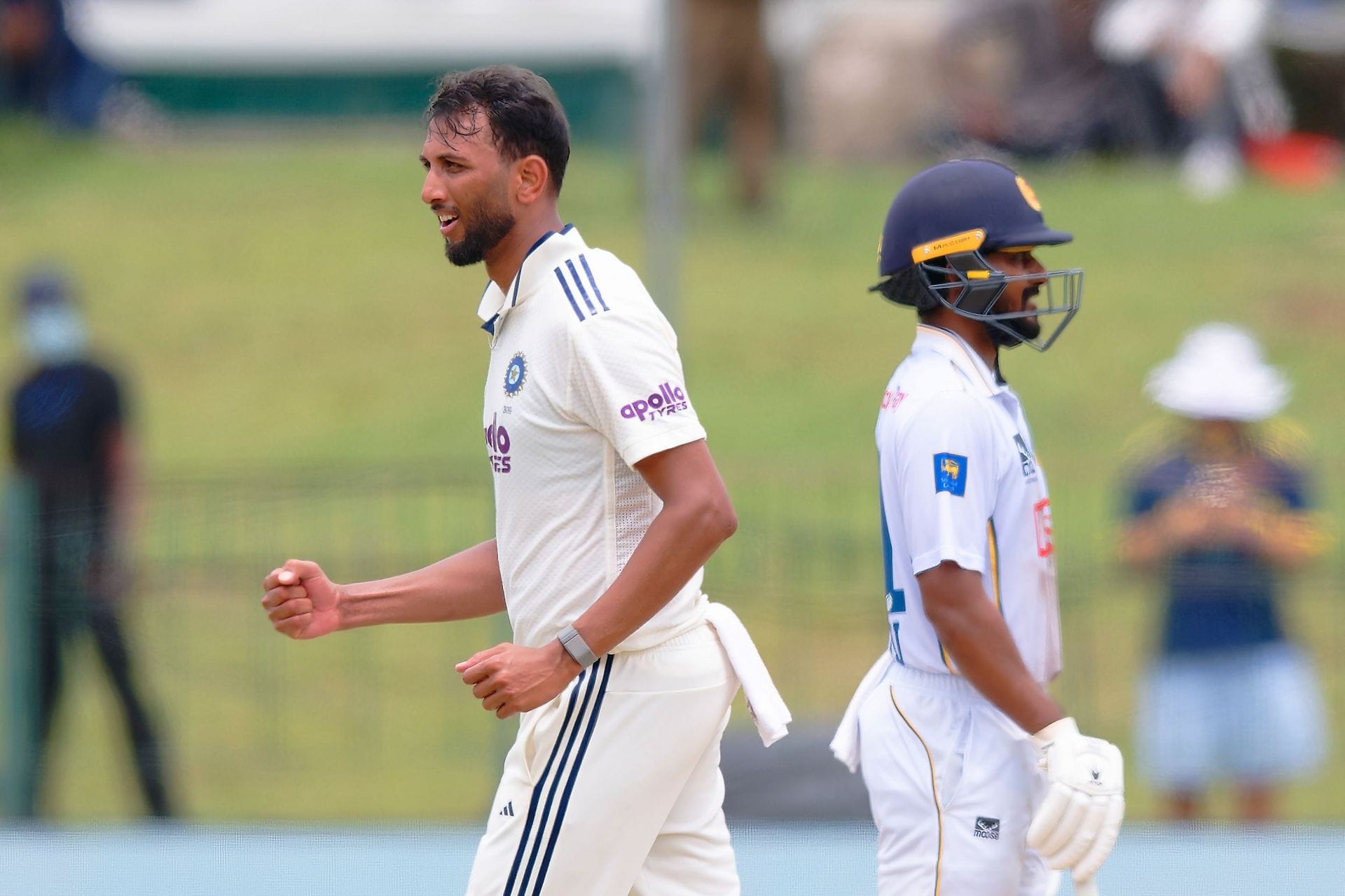 Kamindu Mendis stands heartbroken as Prasidh Krishna gets him with a bouncer again in SL vs IND 2026 2nd Test [Watch]