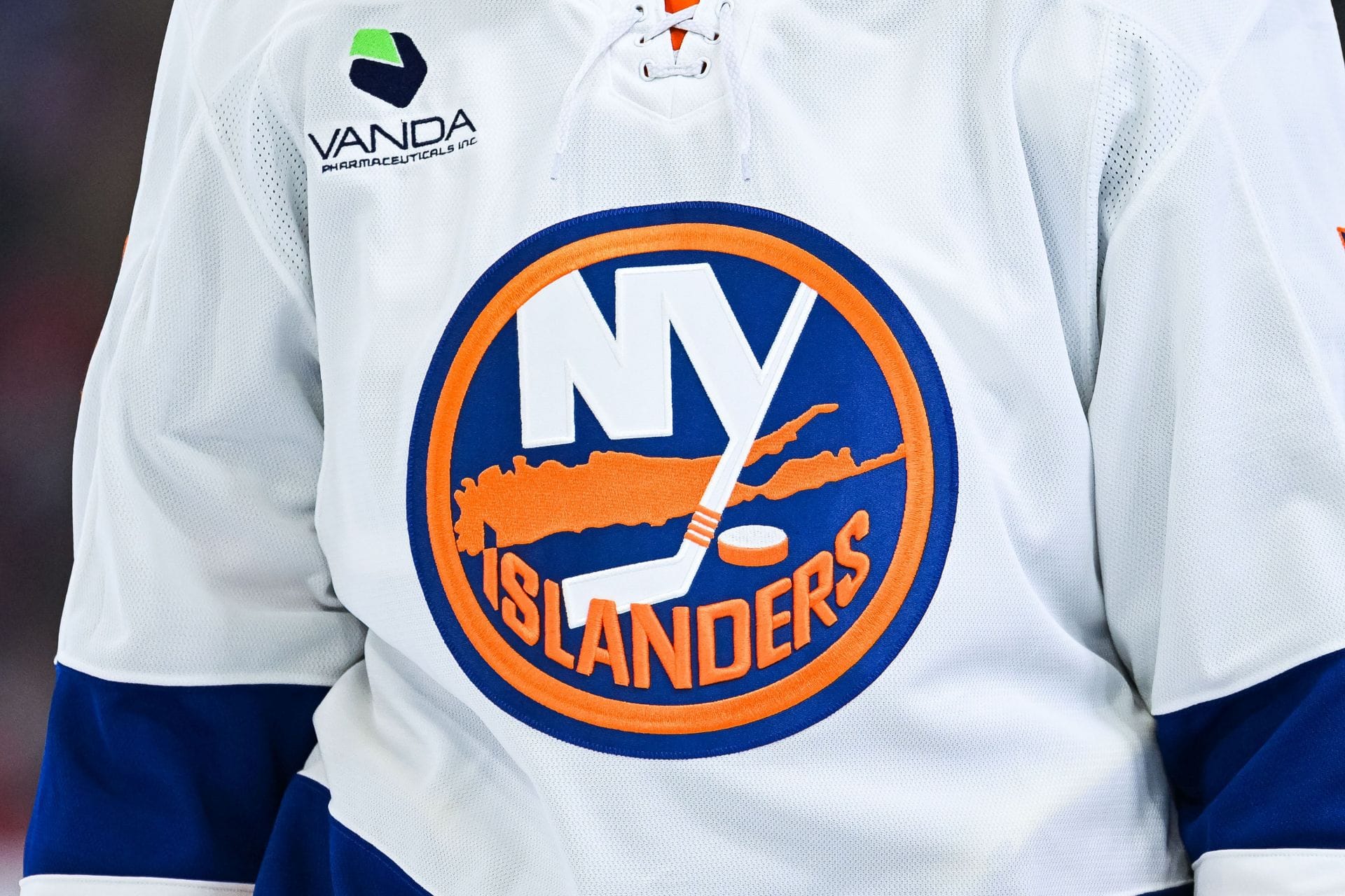 "No variety. All pretty generic" - NHL fans react as Islanders unveil 8 finalists for fan-led 3rd jersey design contest