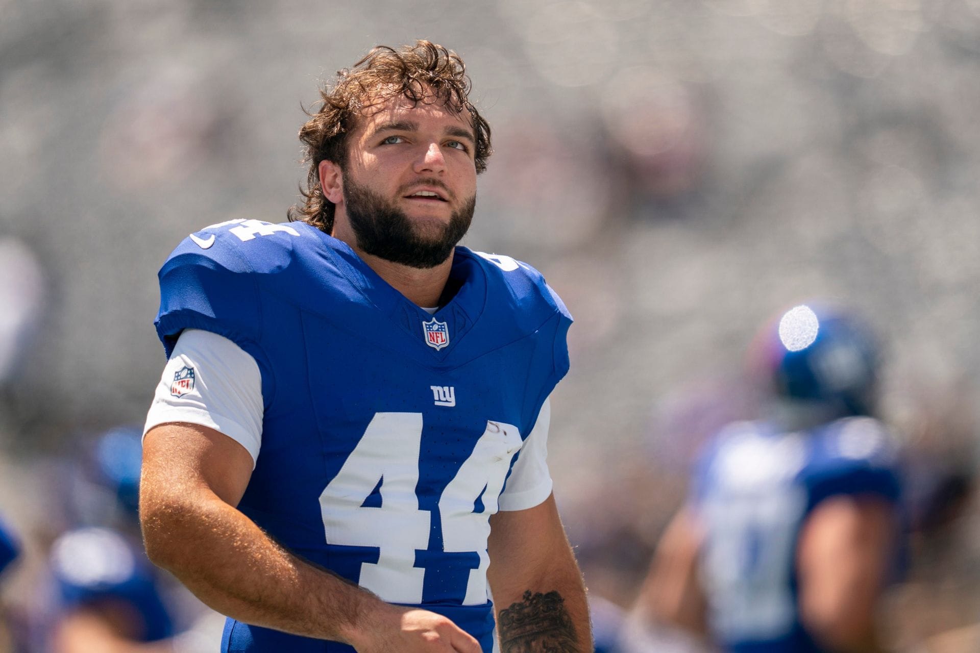 “This guy’s leg is cooked”: Antonio Brown spells doom for Cam Skattebo as Giants RB’s leg buckles during warmup