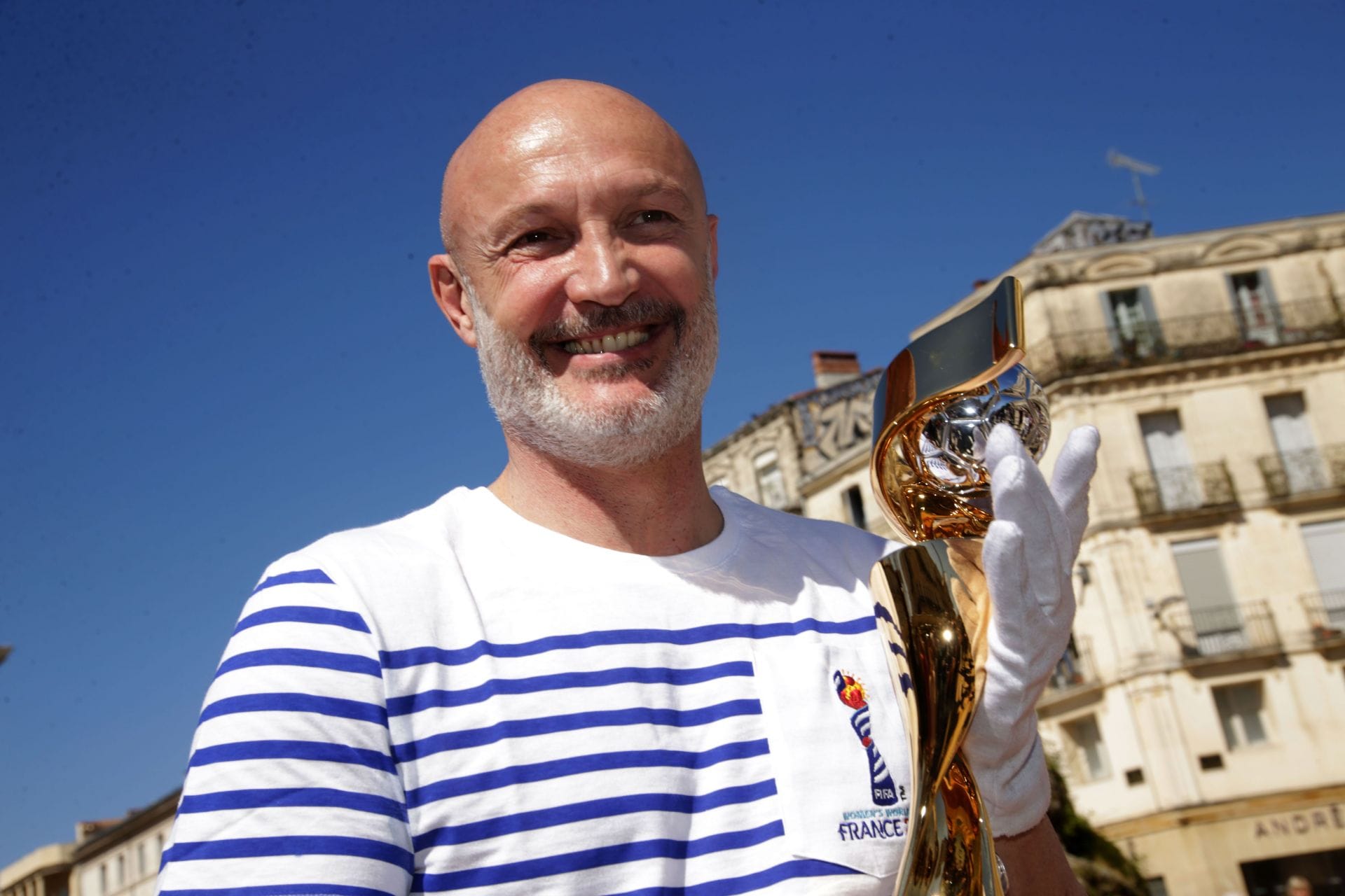 Former Chelsea star Frank Leboeuf names his favorites to win the Premier League this season