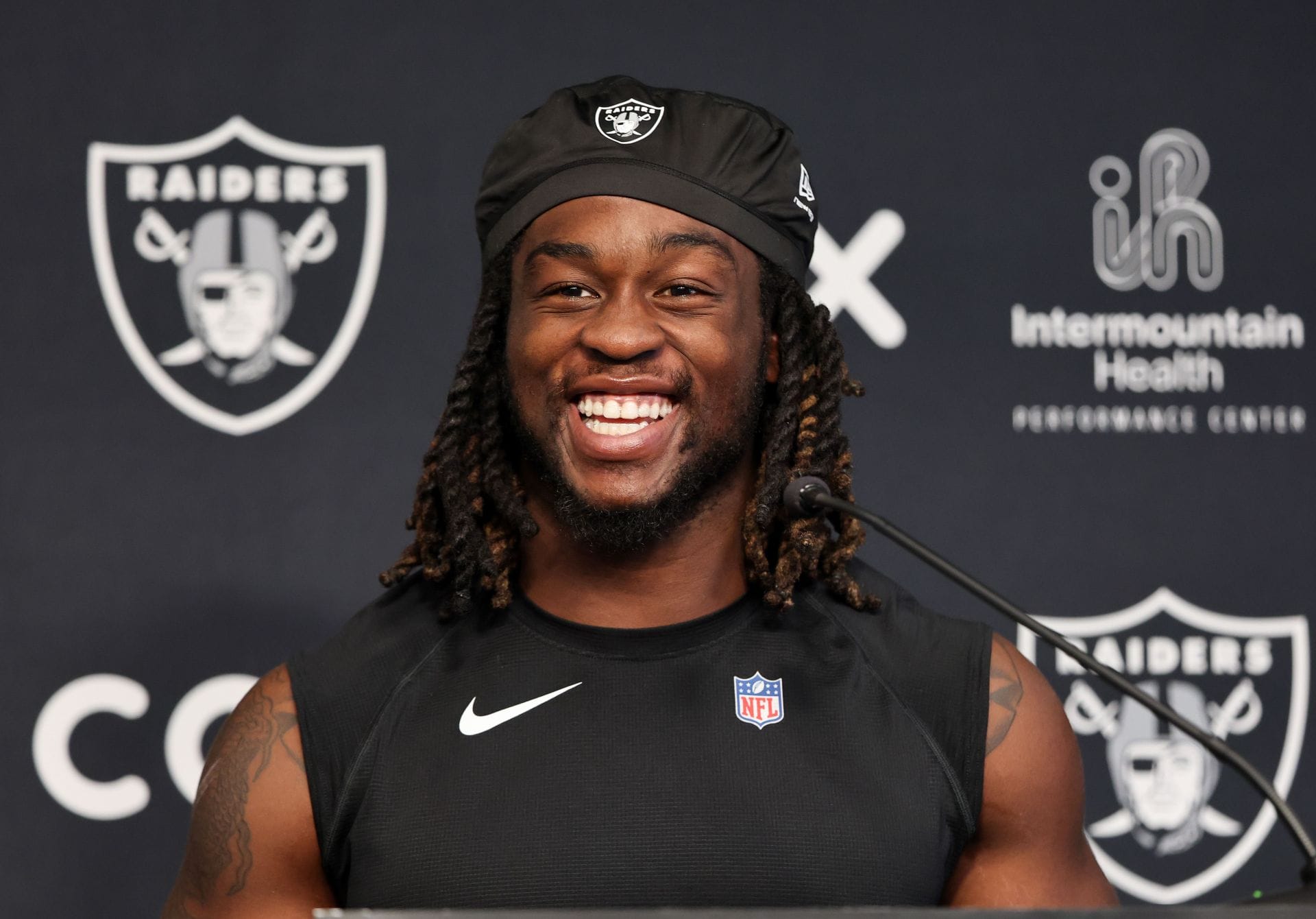 “Mike Washington season” “Devastating”: NFL fans react as Ashton Jeanty suffers “brutal” lower-leg injury at Raiders practice