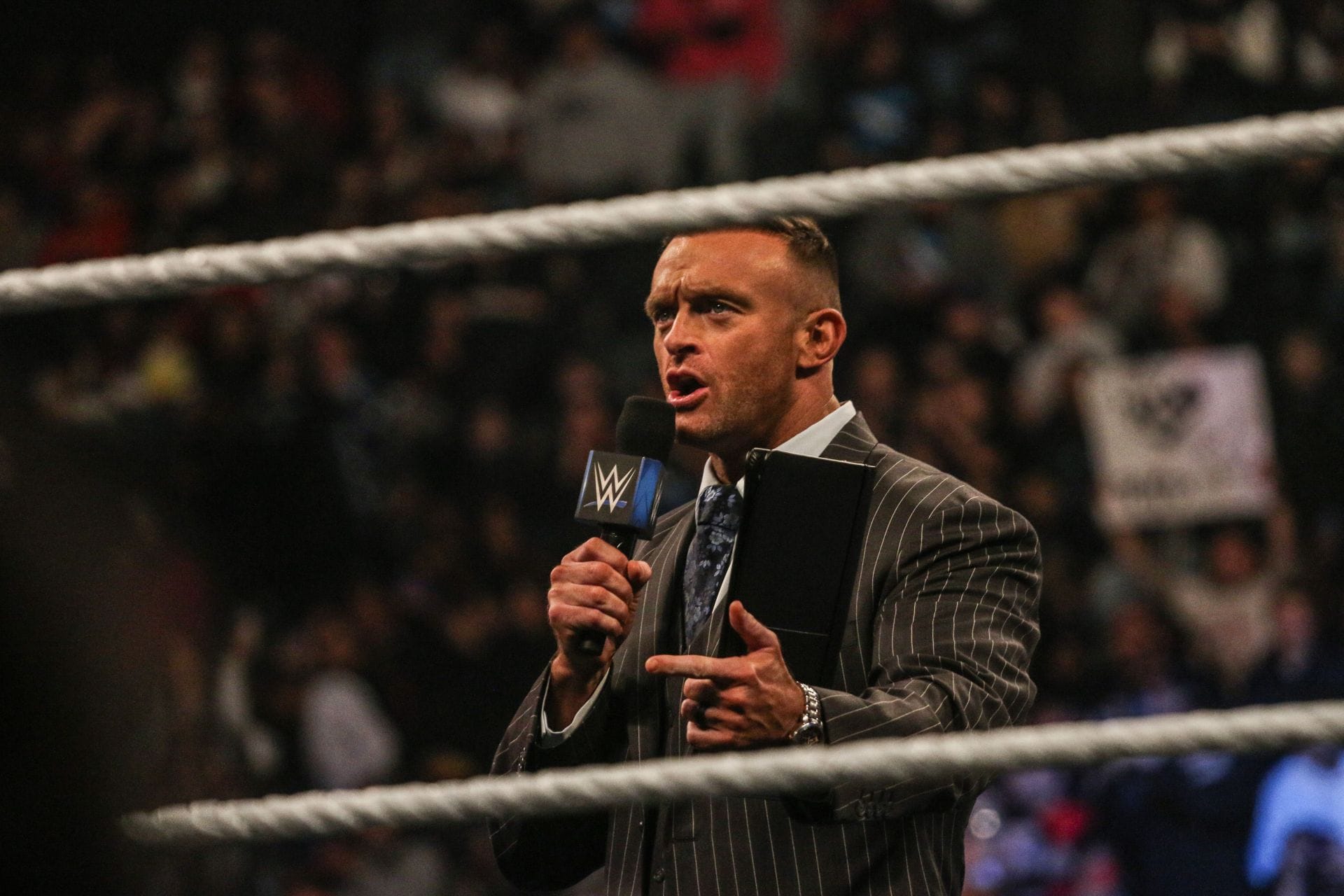 BREAKING: 4-time World Heavyweight Champion announced to make his huge return on WWE SmackDown