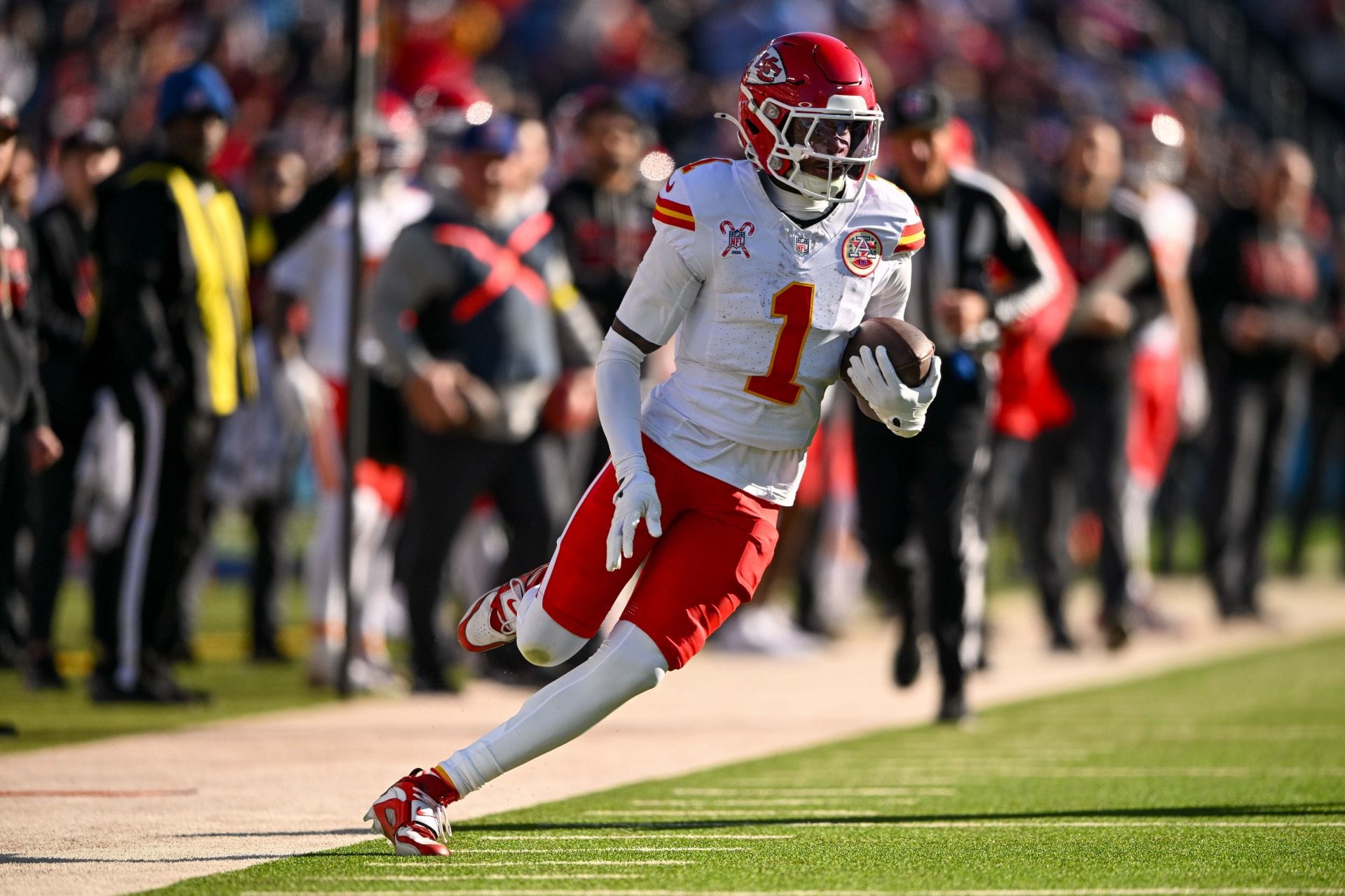 "Travis Kelce ruined his career," "No way he survives": NFL fans react to Xavier Worthy's first look arriving to Chiefs camp after shoulder injury