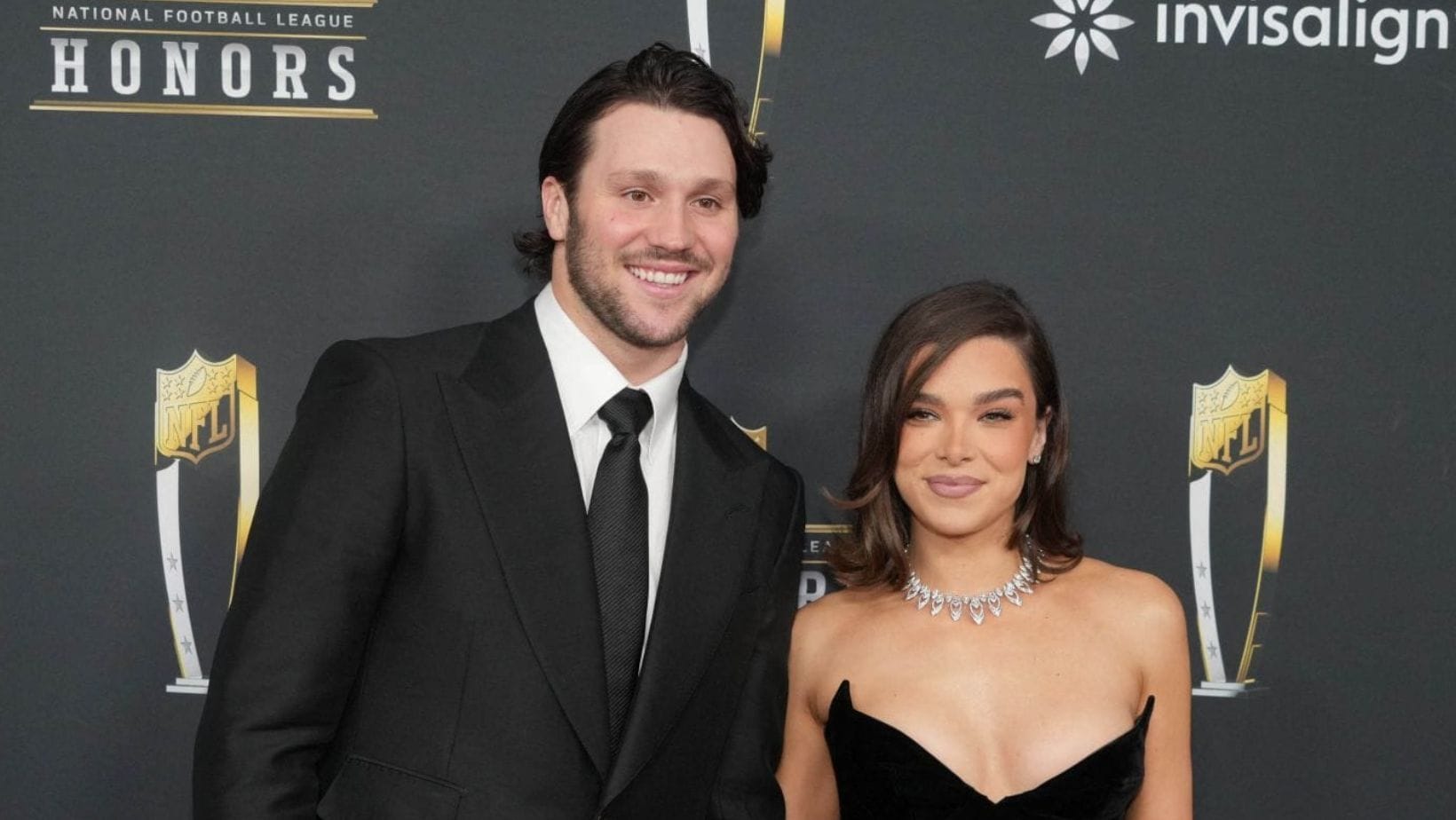 PIC: Hailee Steinfeld serves major boss-lady corporate look at D23 fan event 4 months after giving birth to Josh Allen's baby