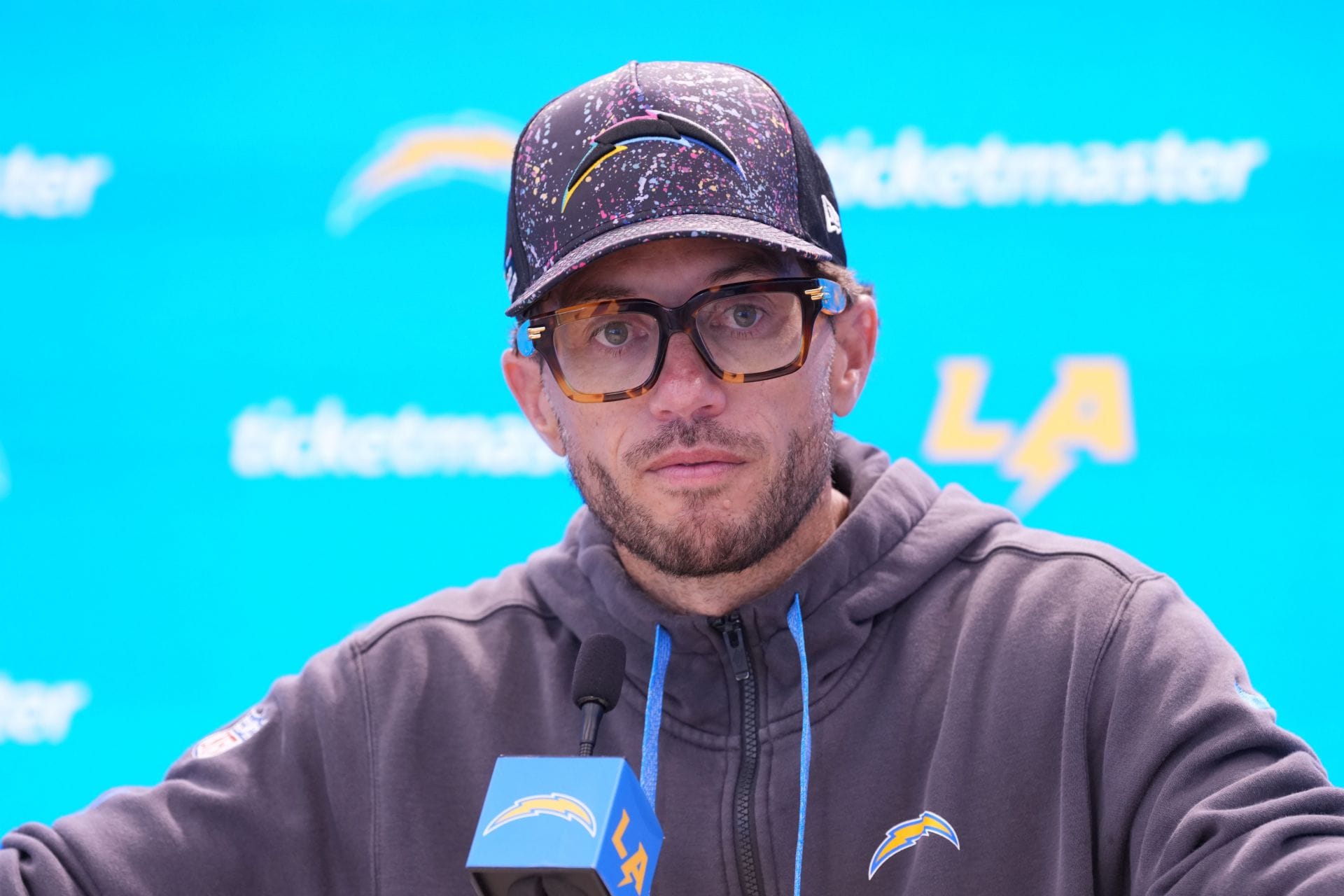 "Mike McDaniel gimmick offense will only last so long": Joe Burrow's ex-teammate warns Chargers over potential pitfalls under new OC