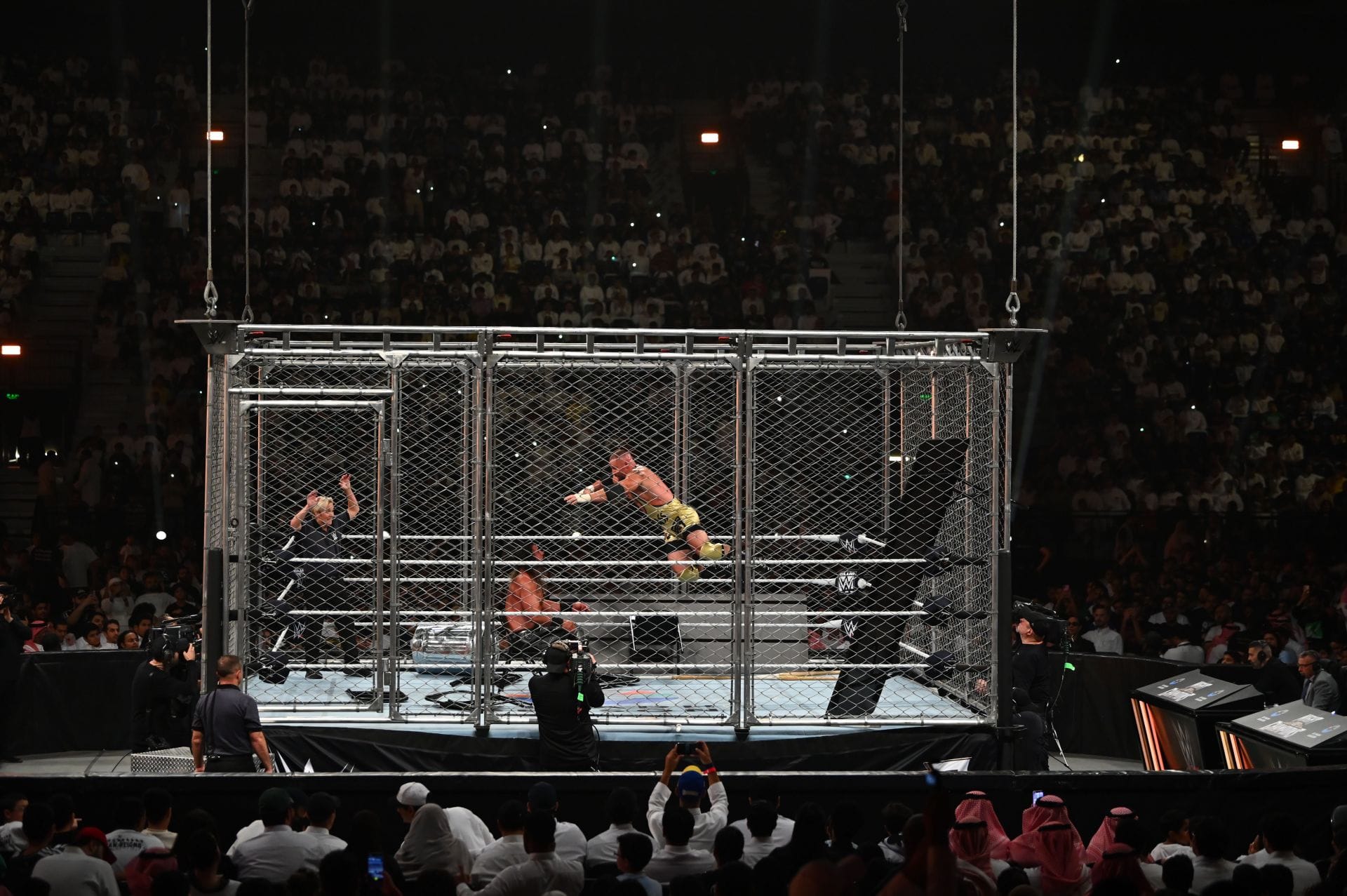 WWE Star Wins Brutal Steel Cage Match Despite Suffering Knee Injury