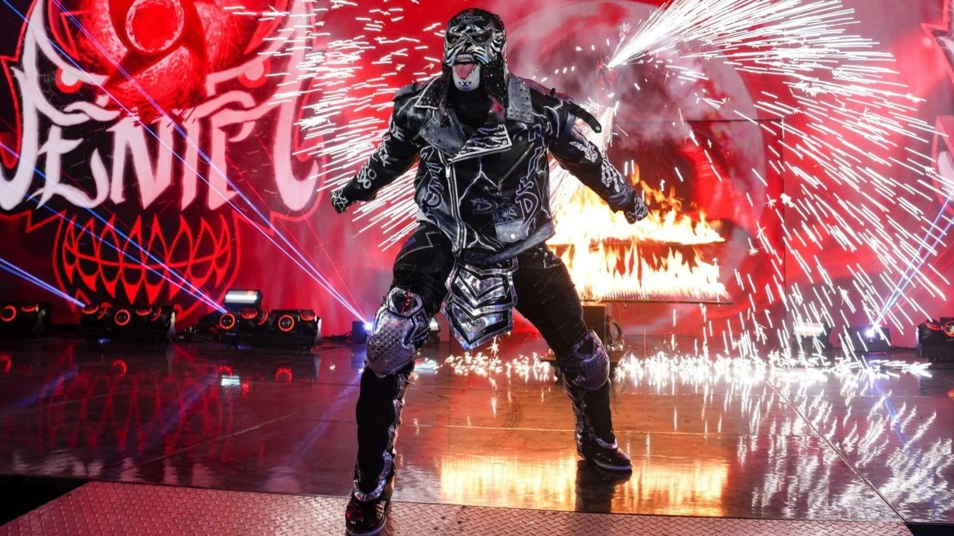 28-year-old WWE star warns Penta about forcing him to rejoin his former faction