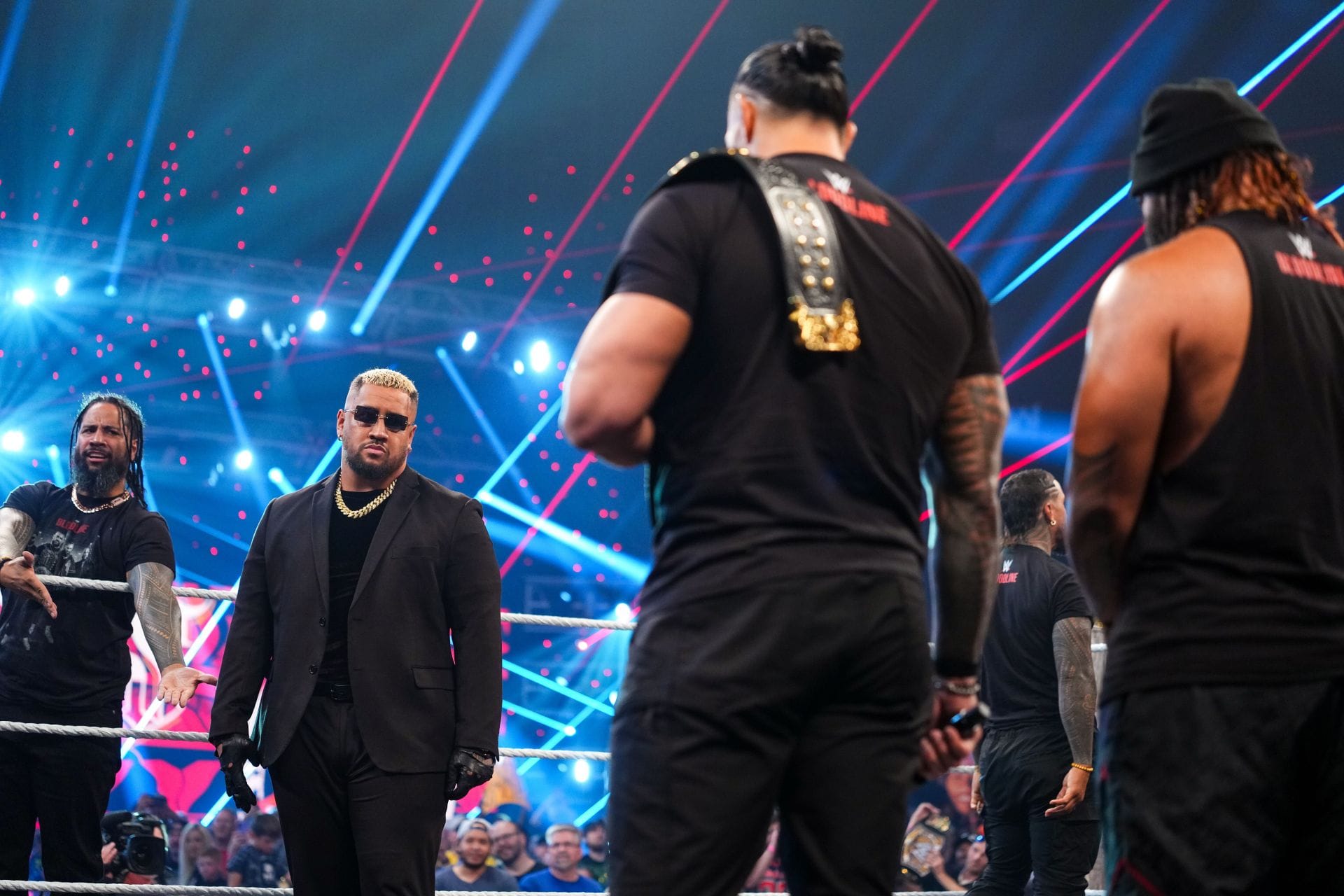 4 Things Roman Reigns Must Do To Prevent The Bloodline From Collapsing