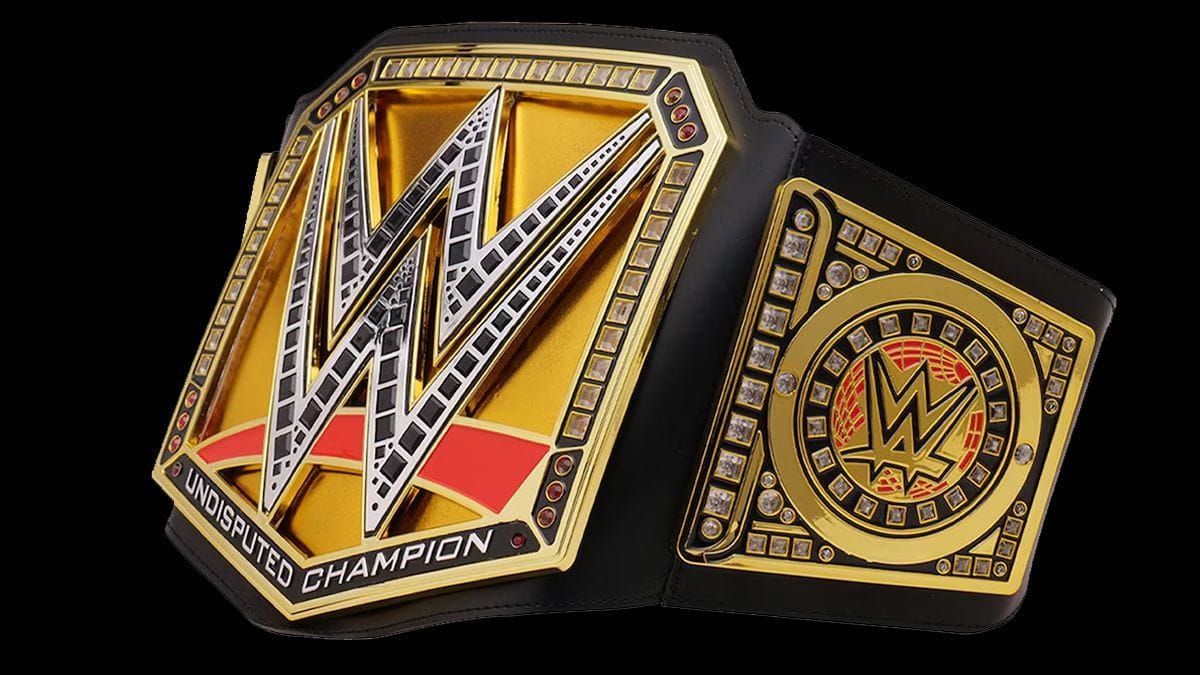 BREAKING: 4-time WWE Champion shows up on AEW Dynamite; joins commentary team